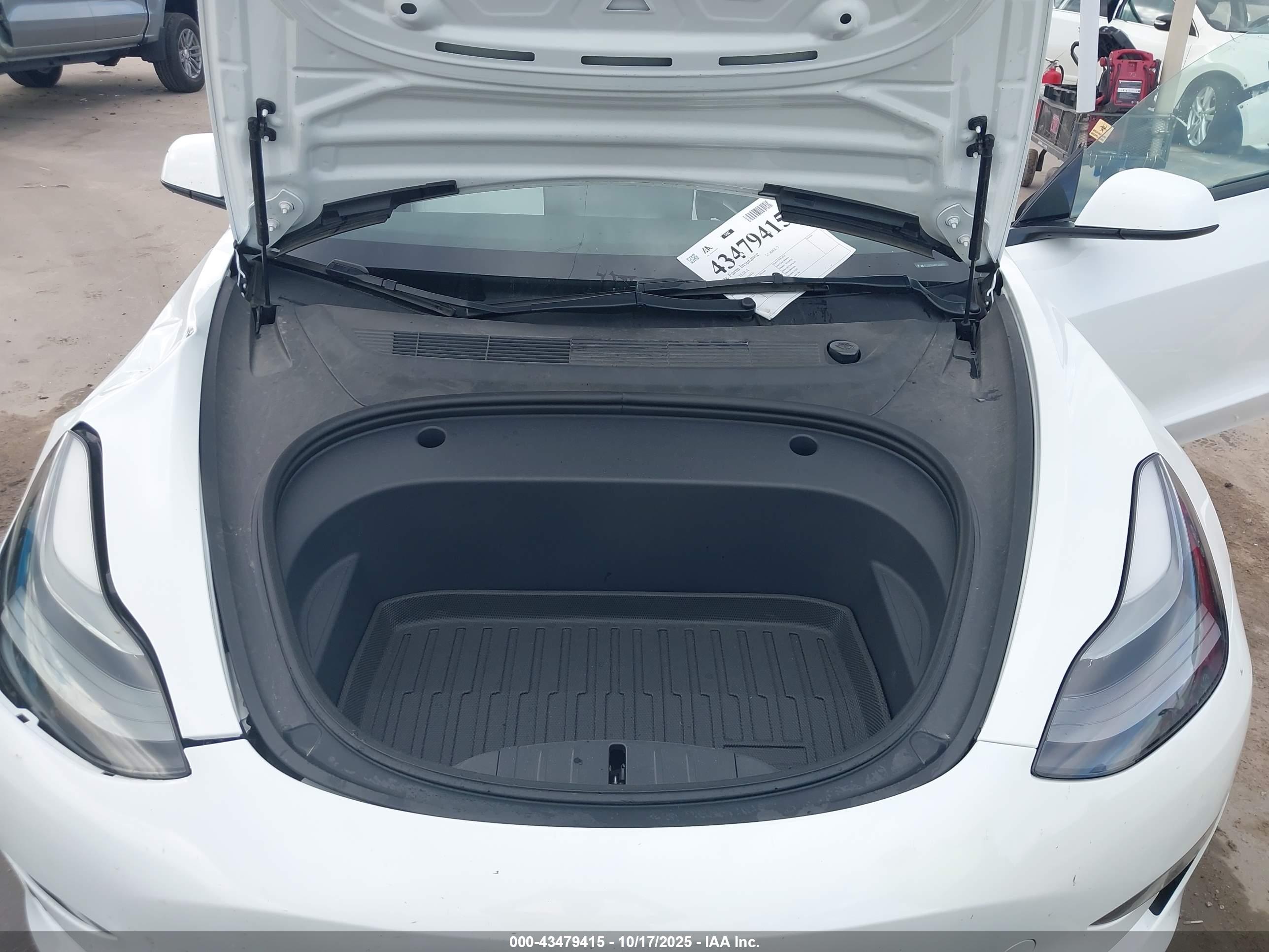 TESLA MODEL image 10