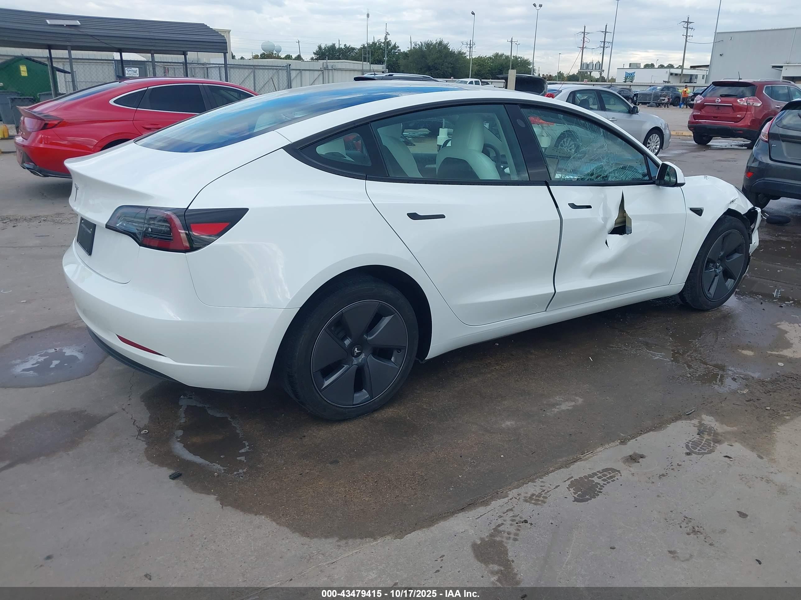TESLA MODEL image 4