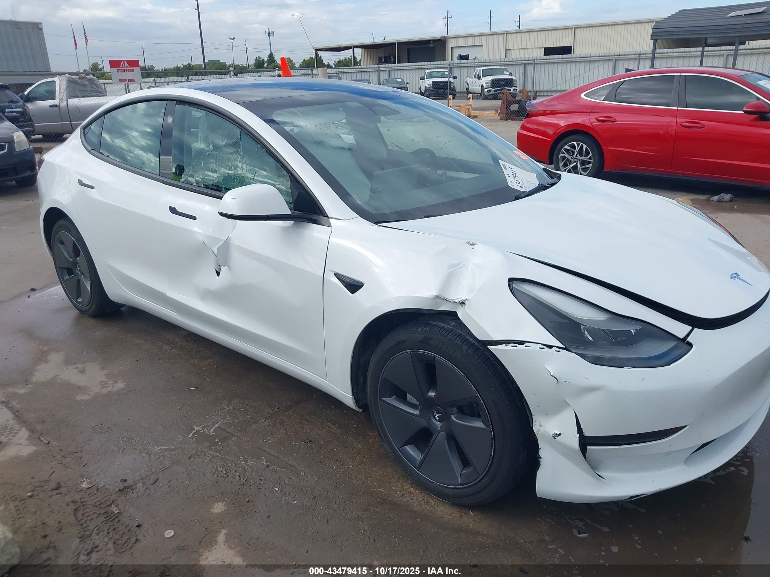 TESLA MODEL image 6