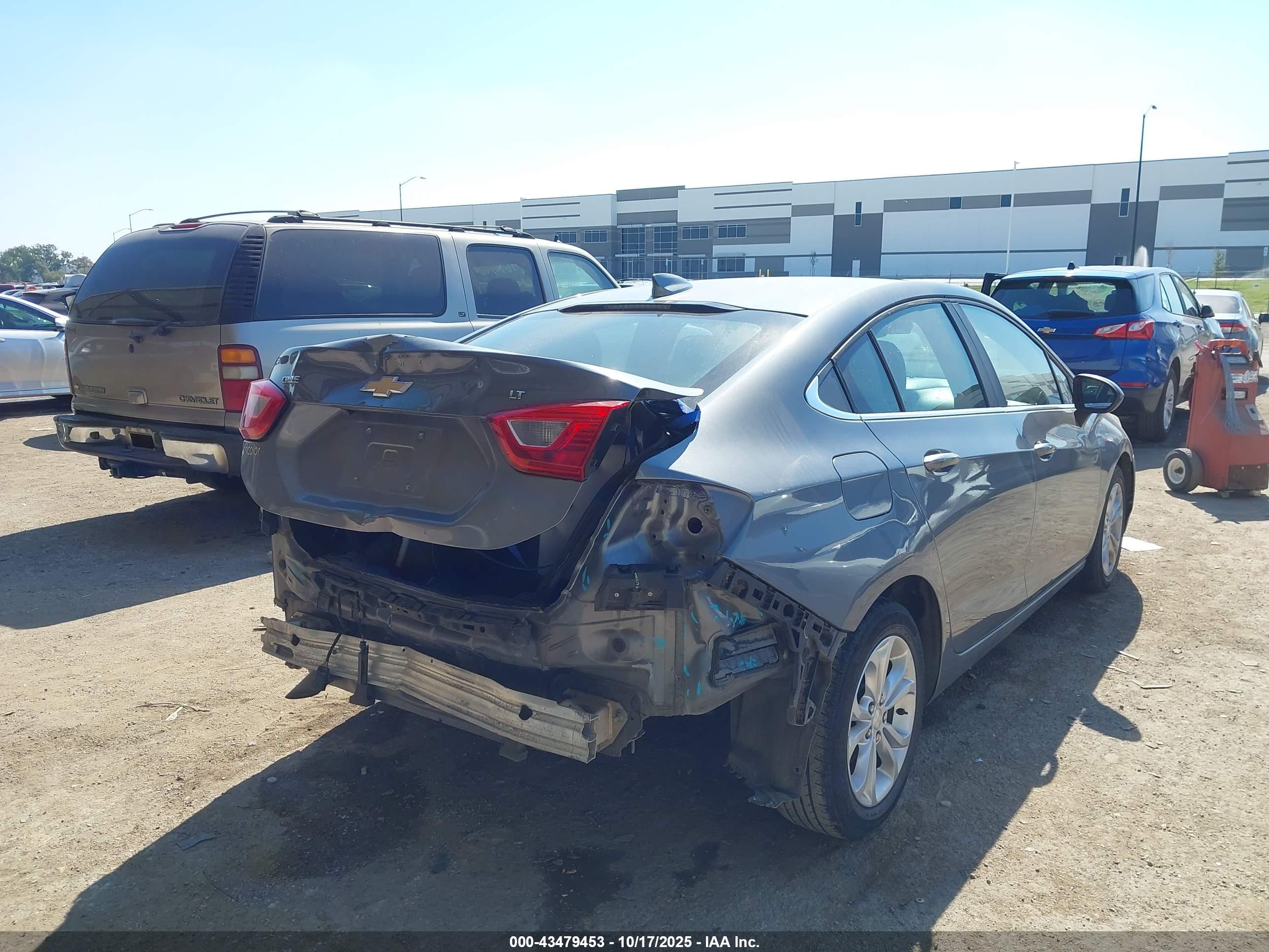 CHEVROLET CRUZE image 4