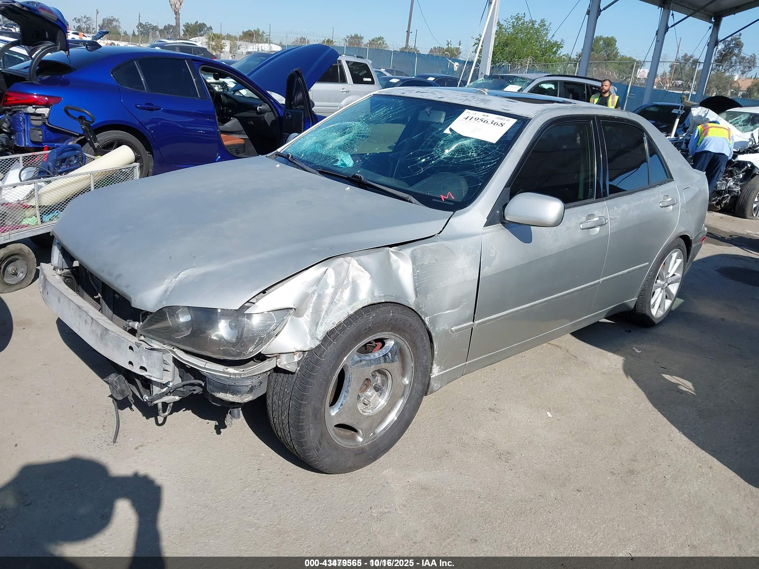LEXUS IS image 2