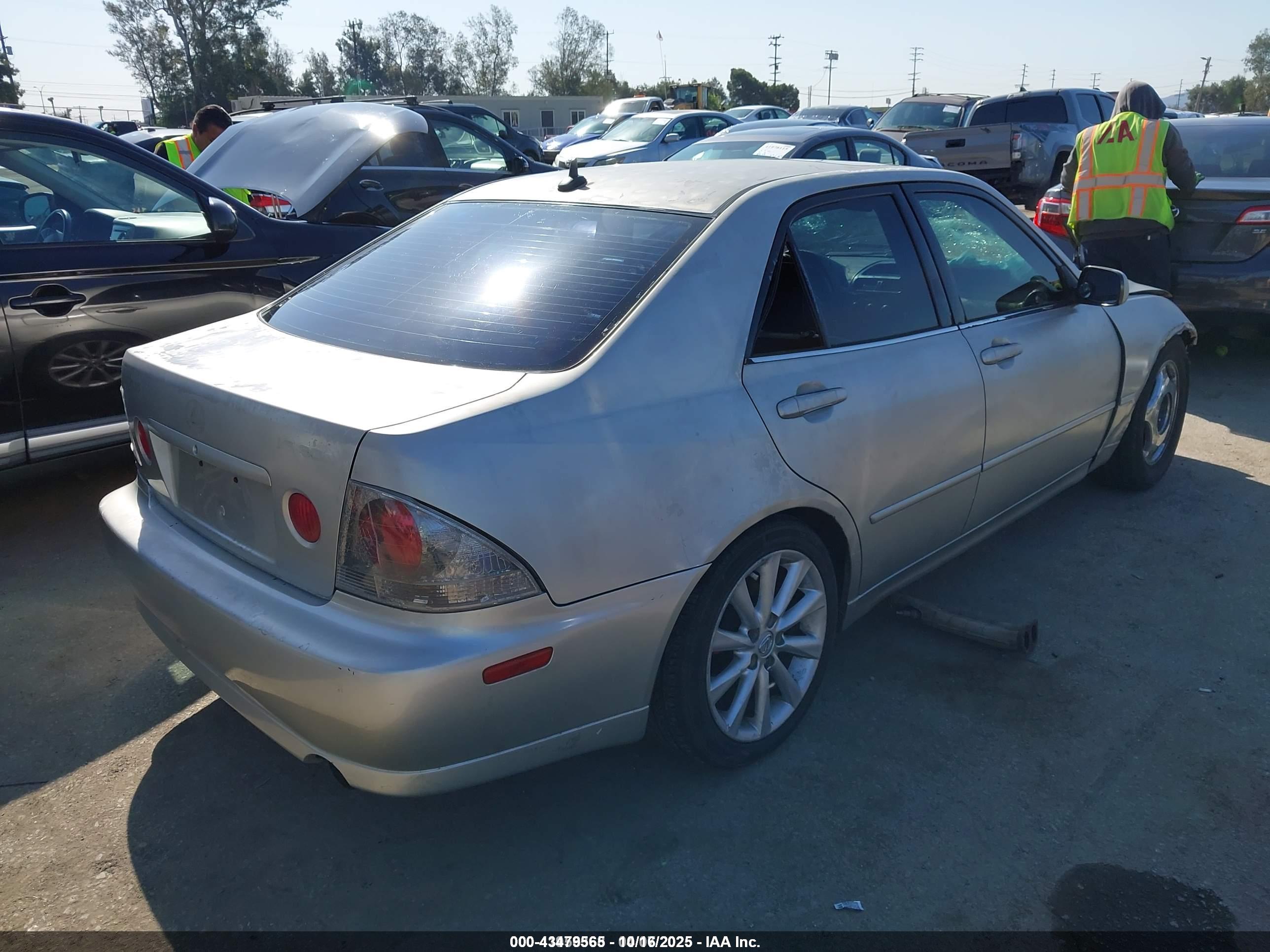LEXUS IS image 4