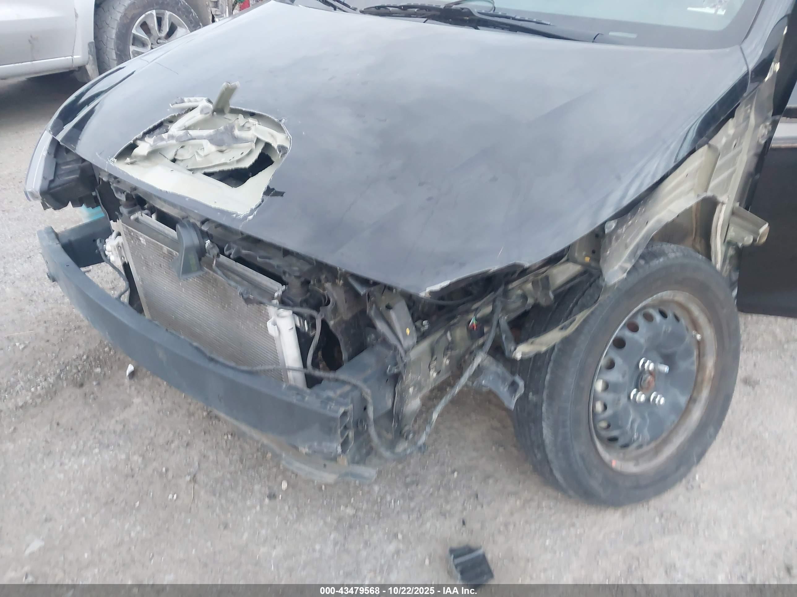 HYUNDAI ACCENT image 6