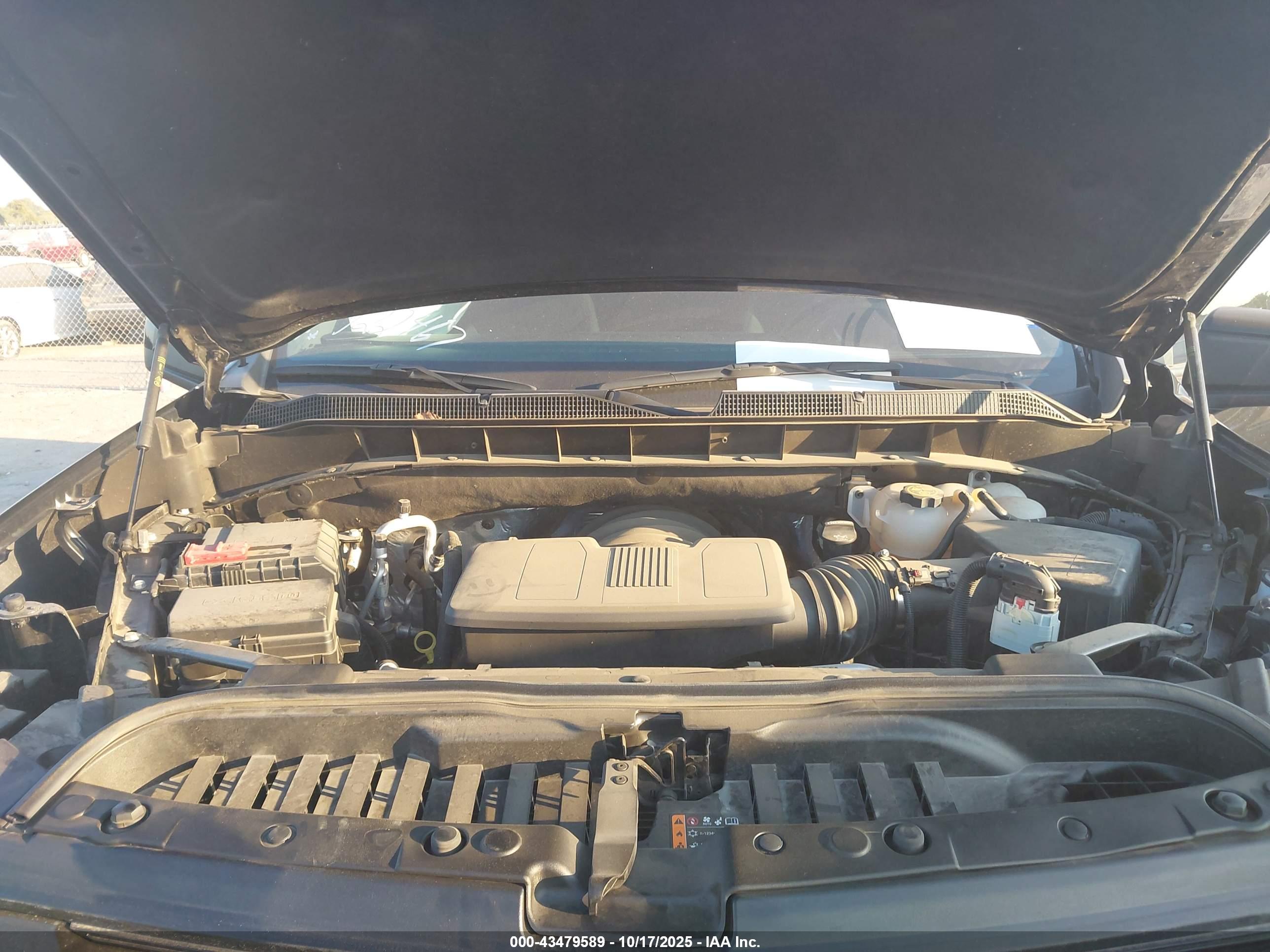 CHEVROLET SILVERADO image 10