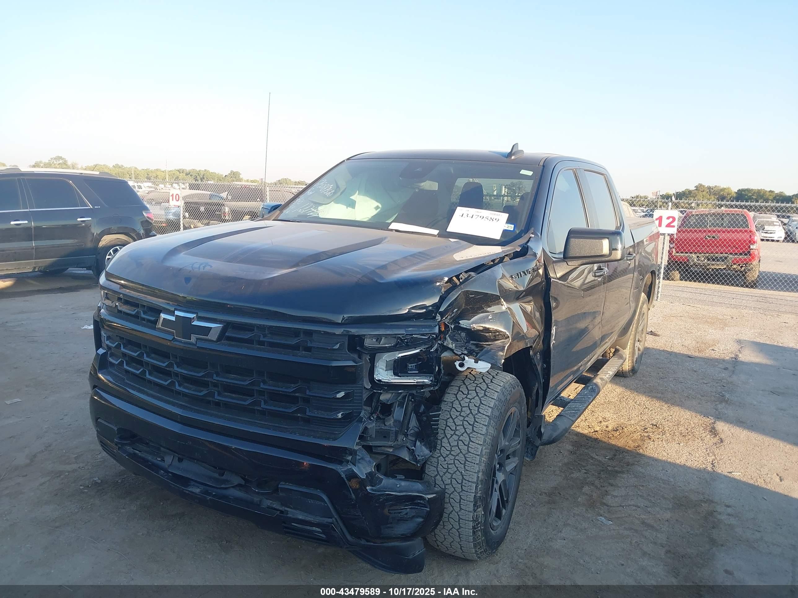 CHEVROLET SILVERADO image 2