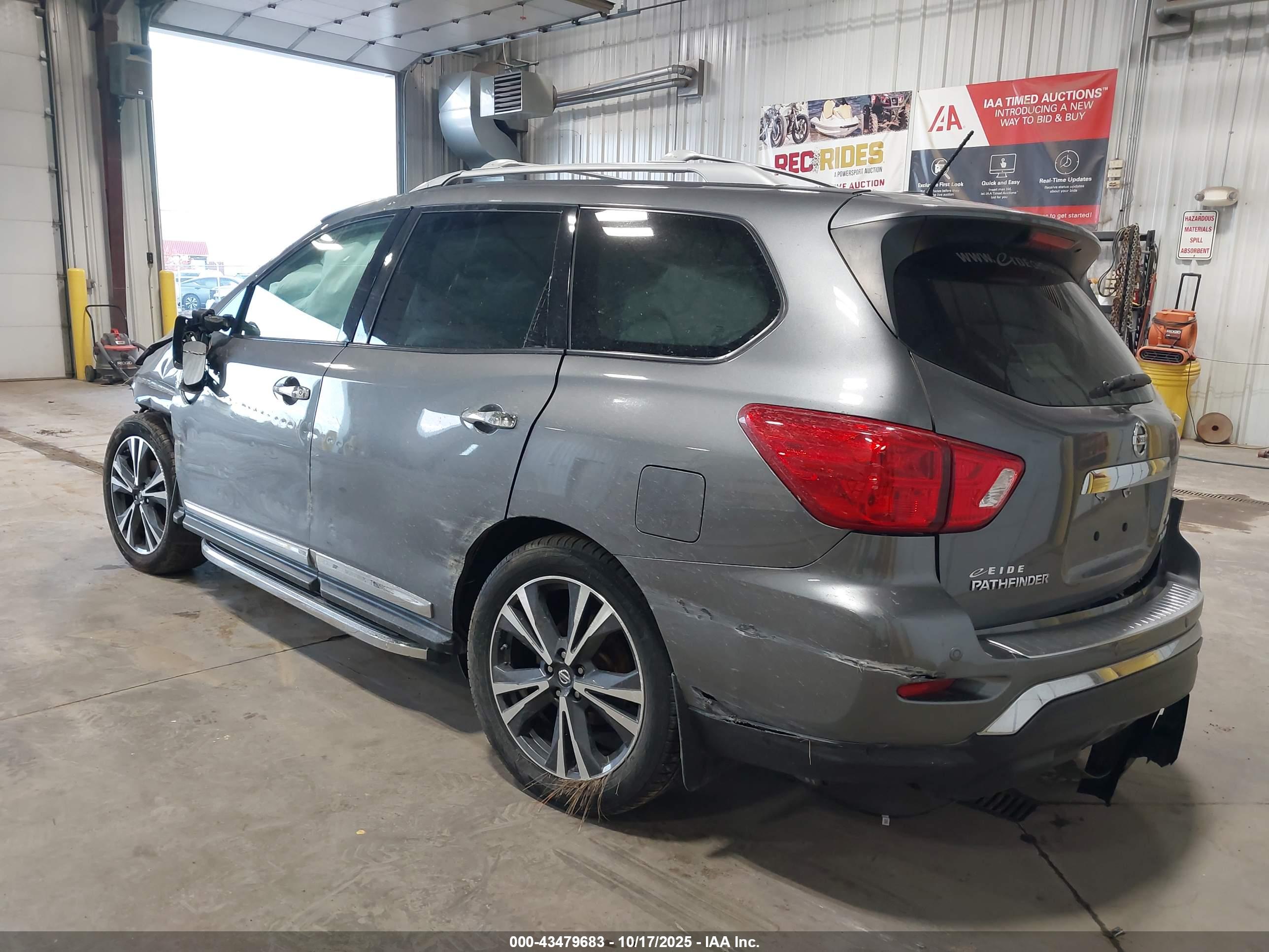 NISSAN PATHFINDER image 3