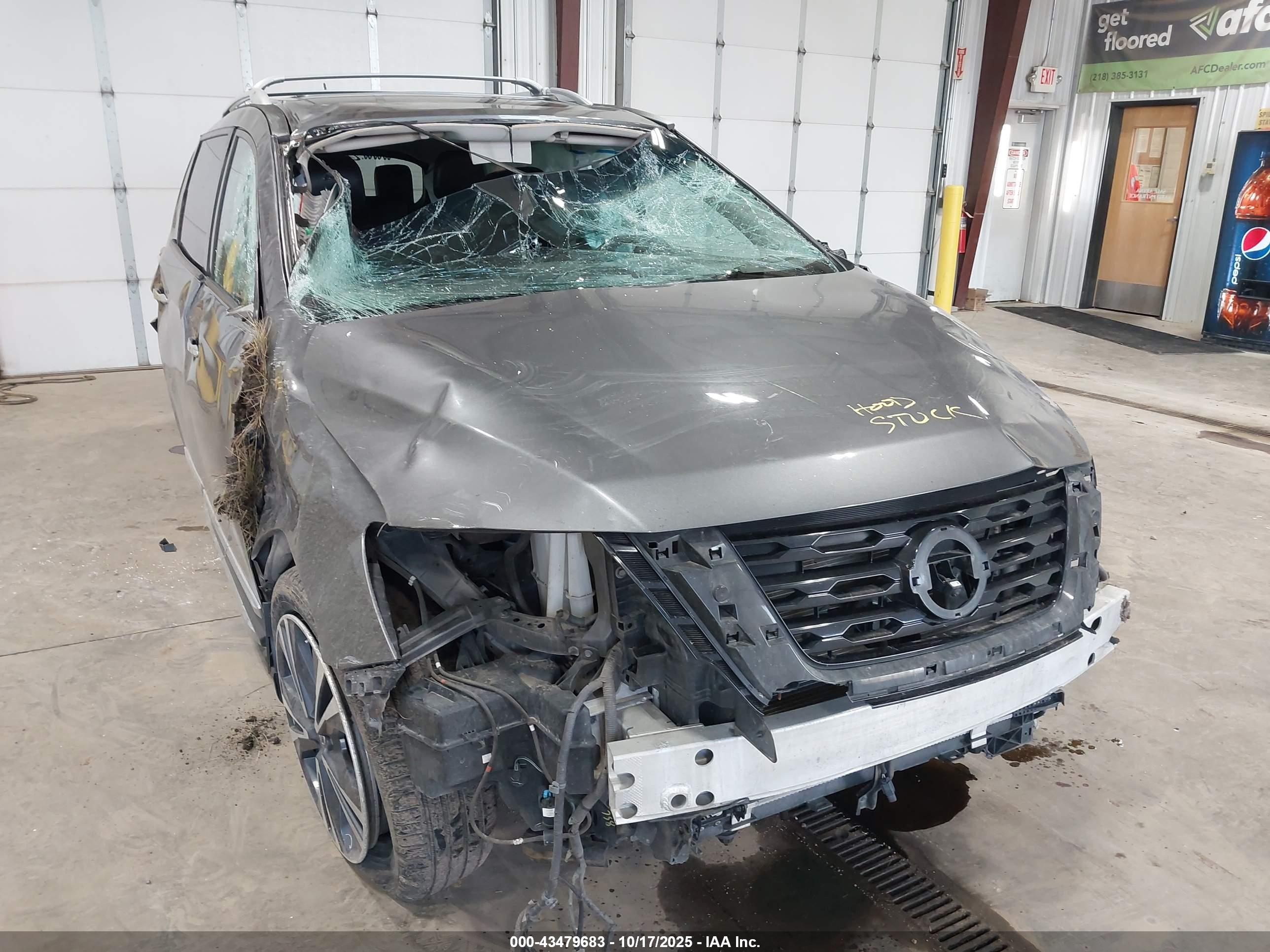 NISSAN PATHFINDER image 6