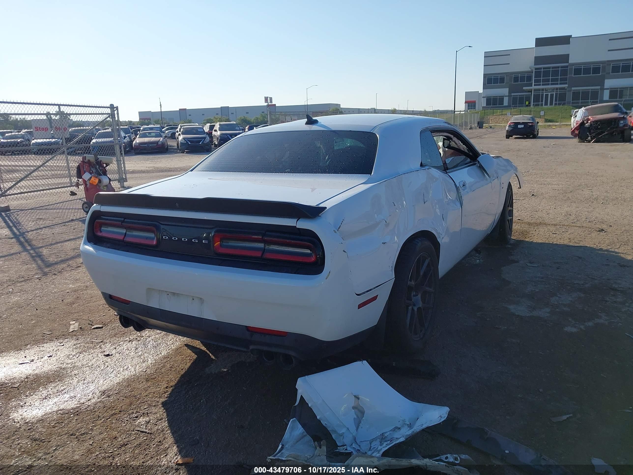 DODGE CHALLENGER image 4