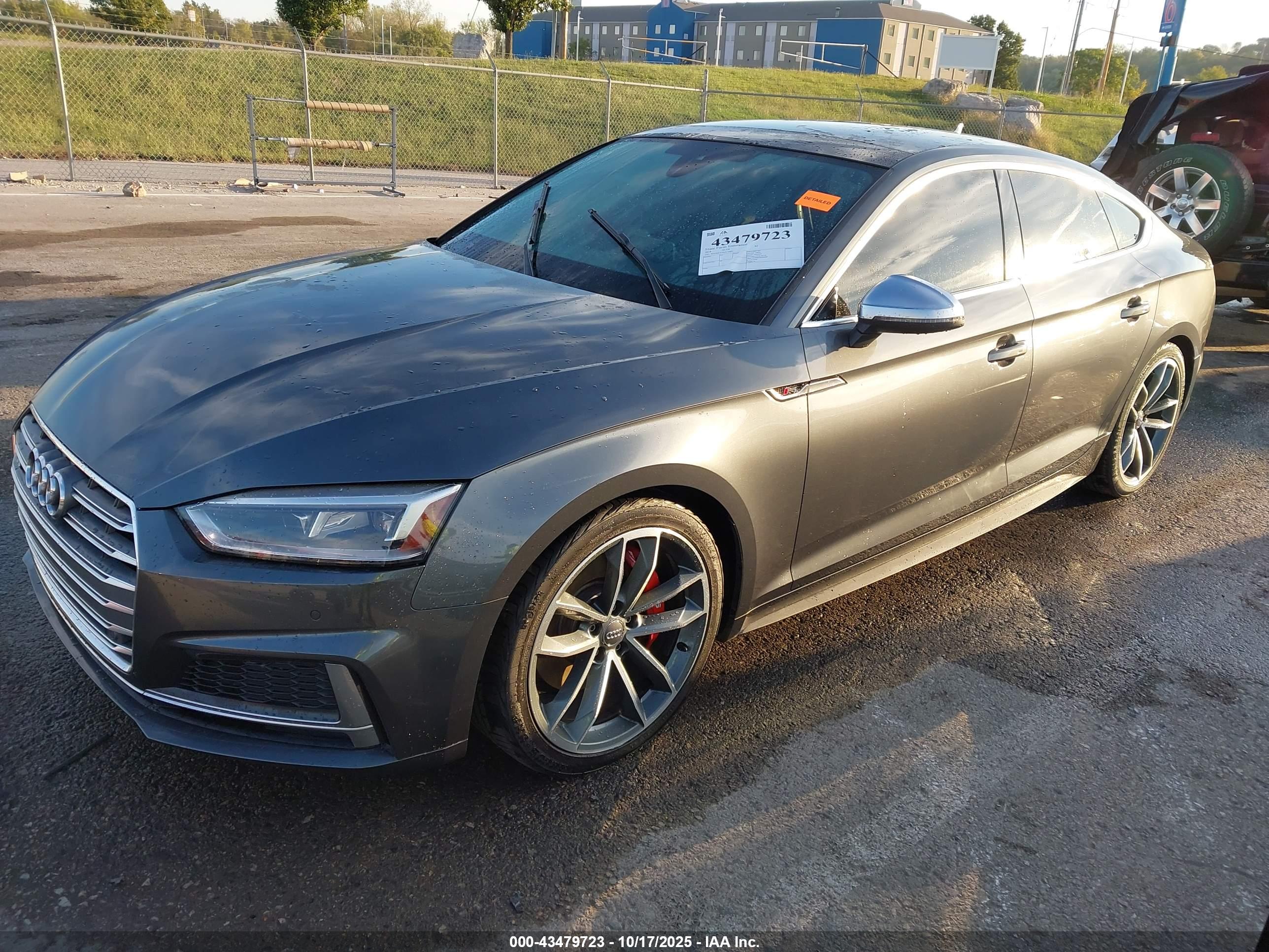 AUDI S5 image 2
