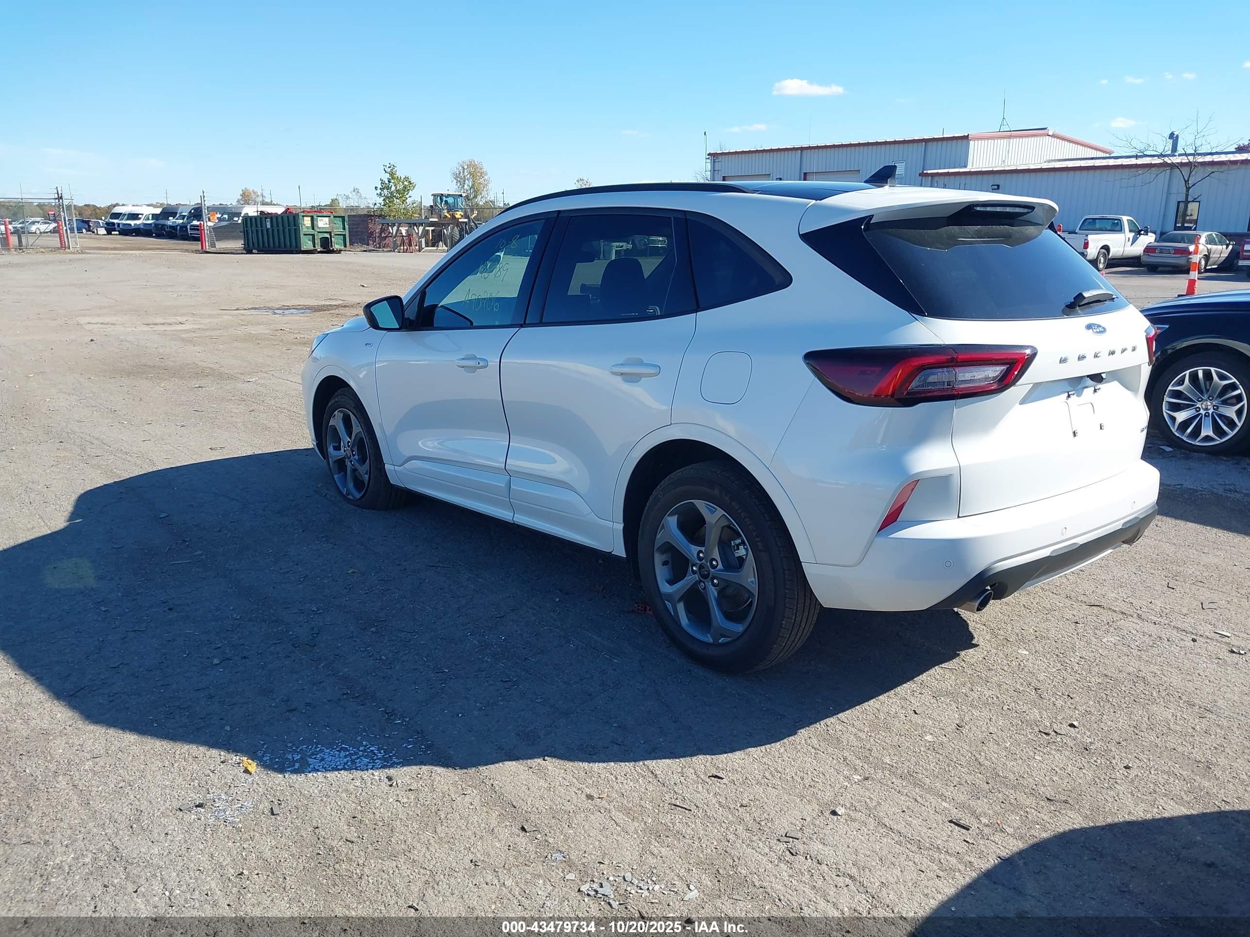 FORD ESCAPE image 3