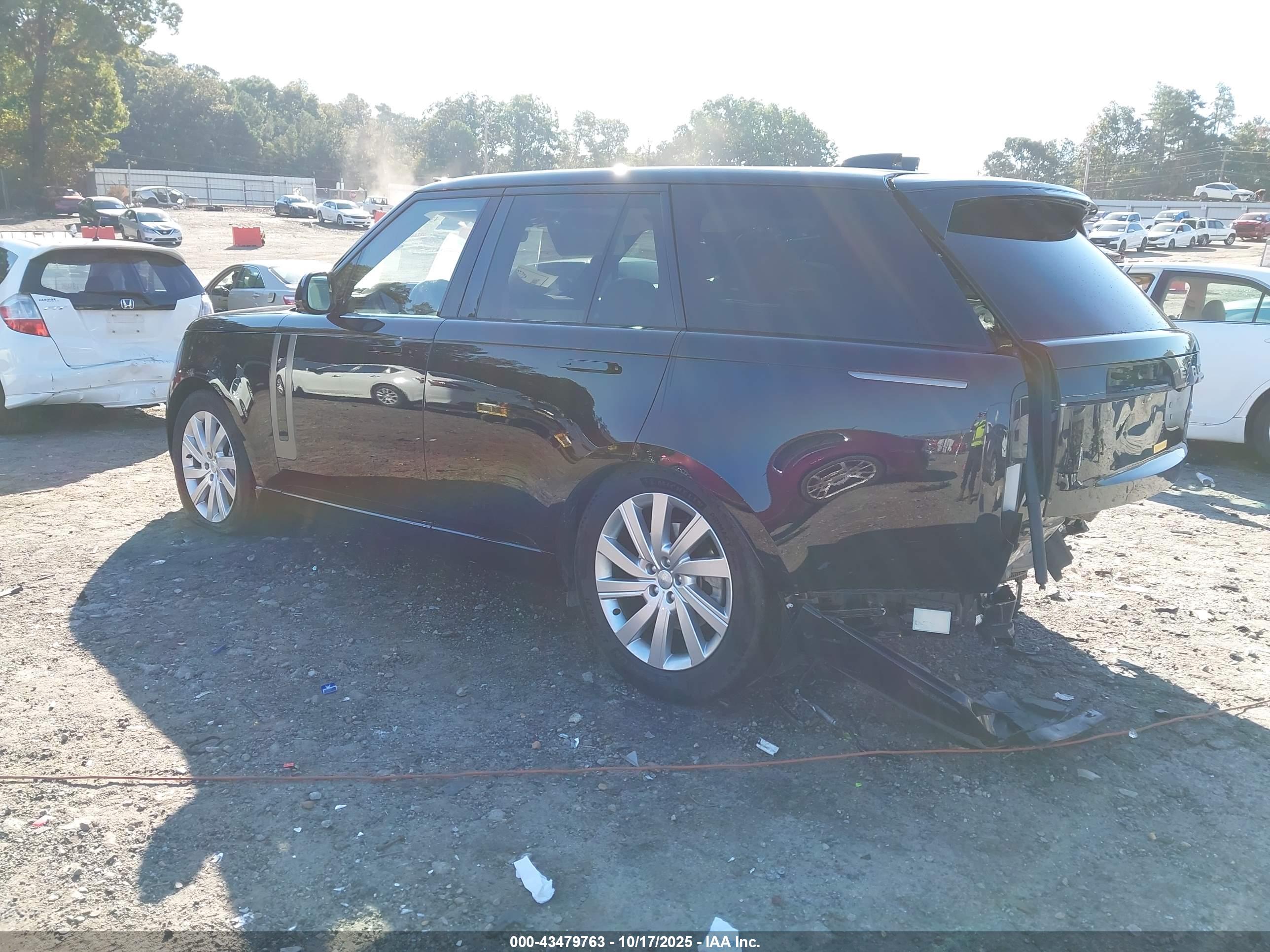 LAND ROVER image 3