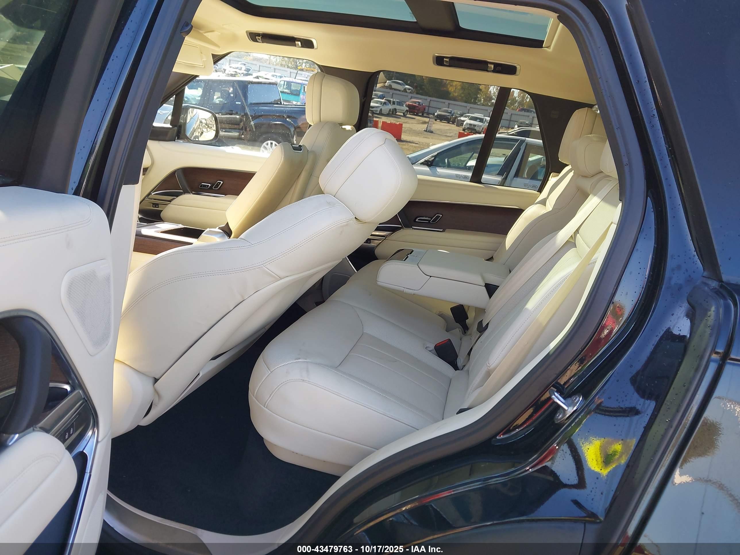 LAND ROVER image 8