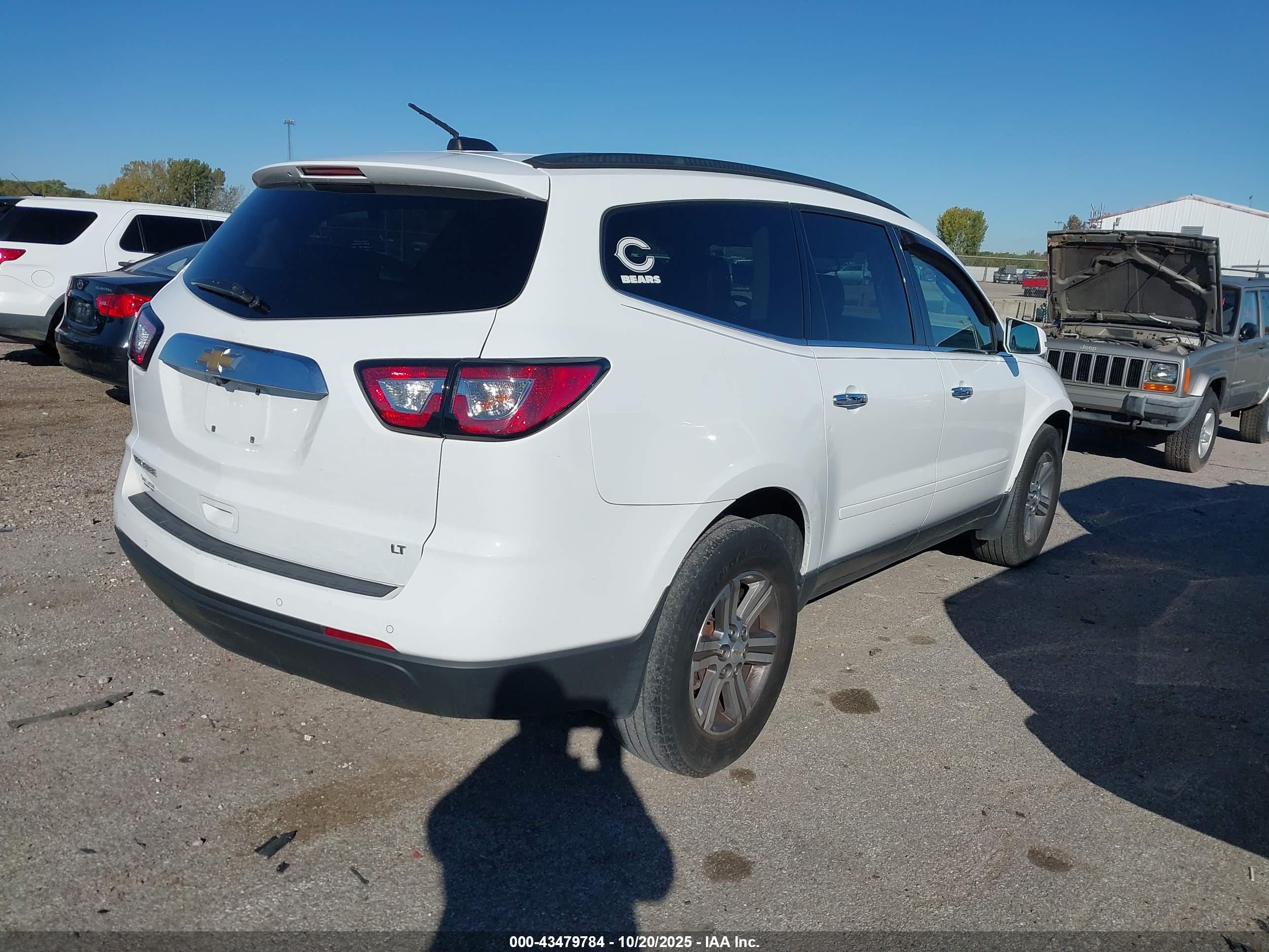CHEVROLET TRAVERSE image 4