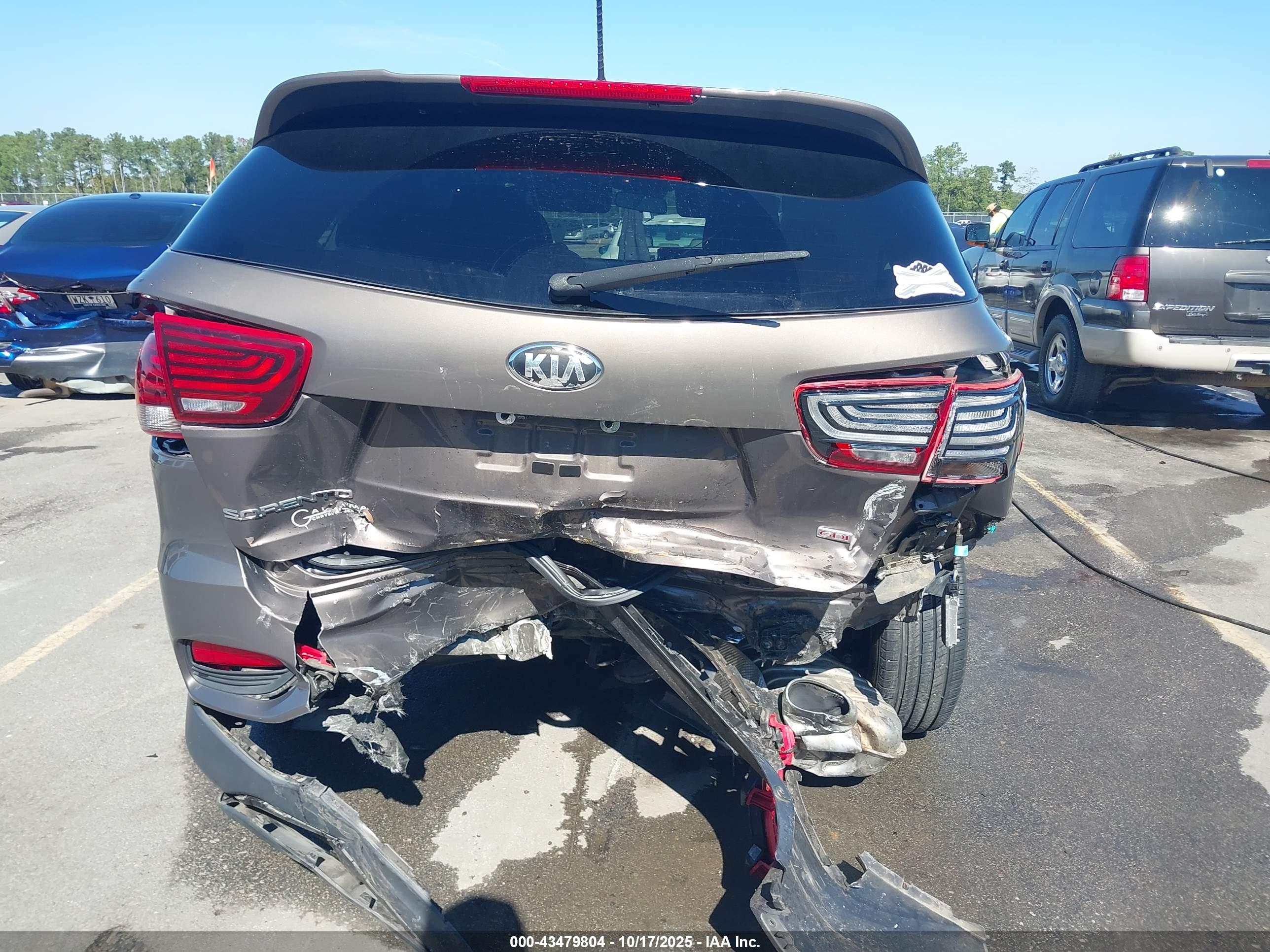 KIA SORENTO image 6