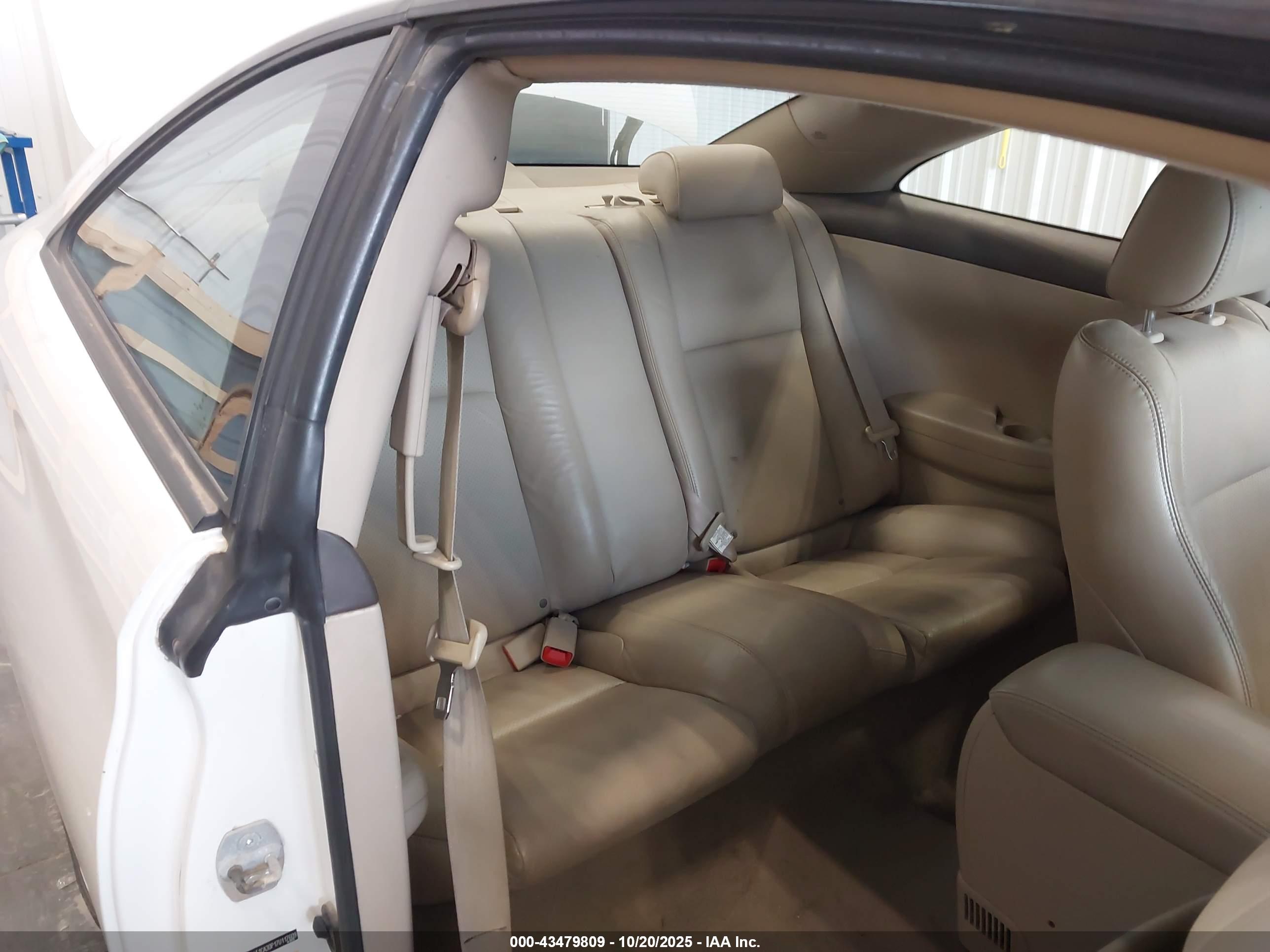 TOYOTA CAMRY image 8