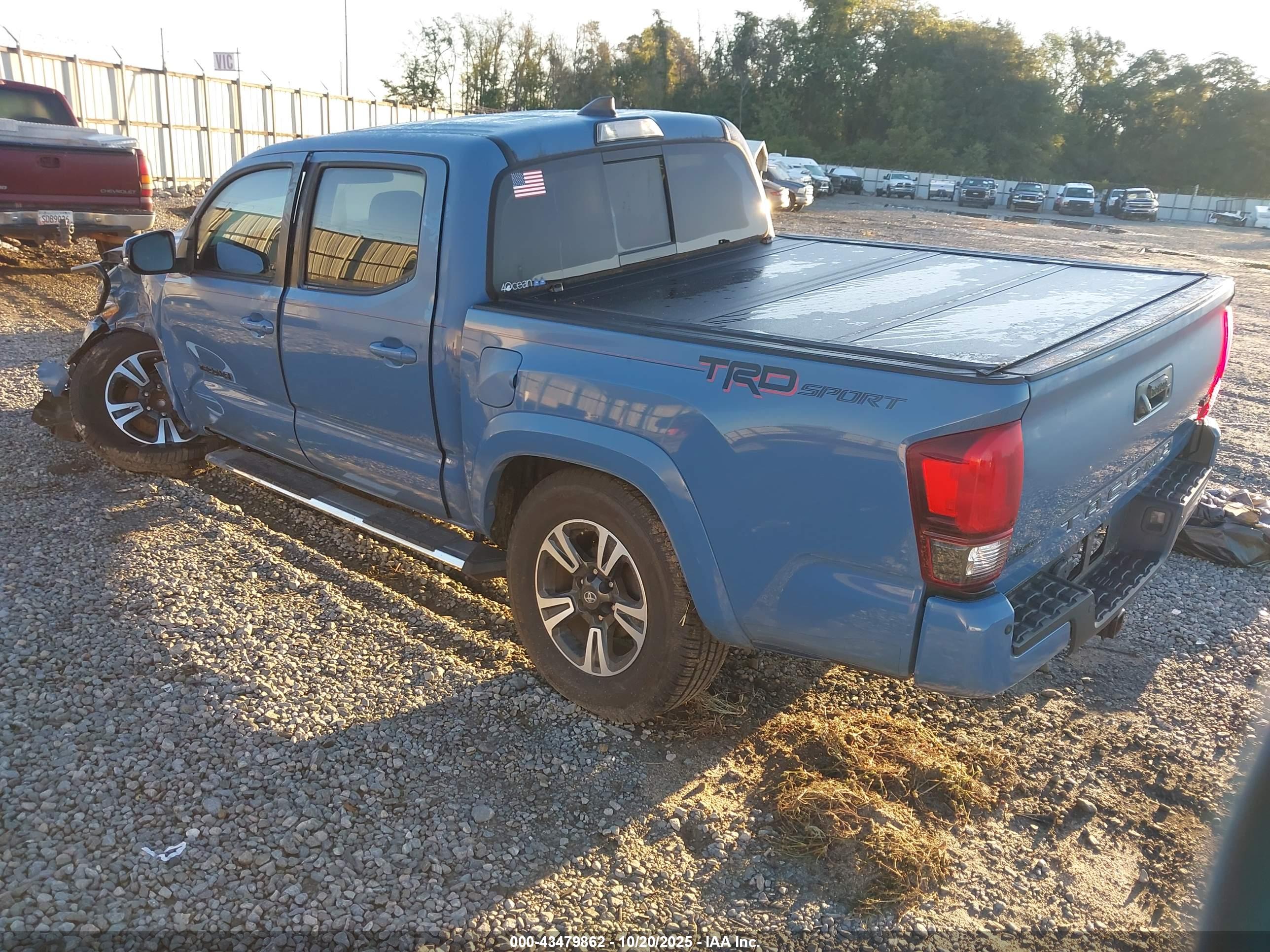 TOYOTA TACOMA image 3