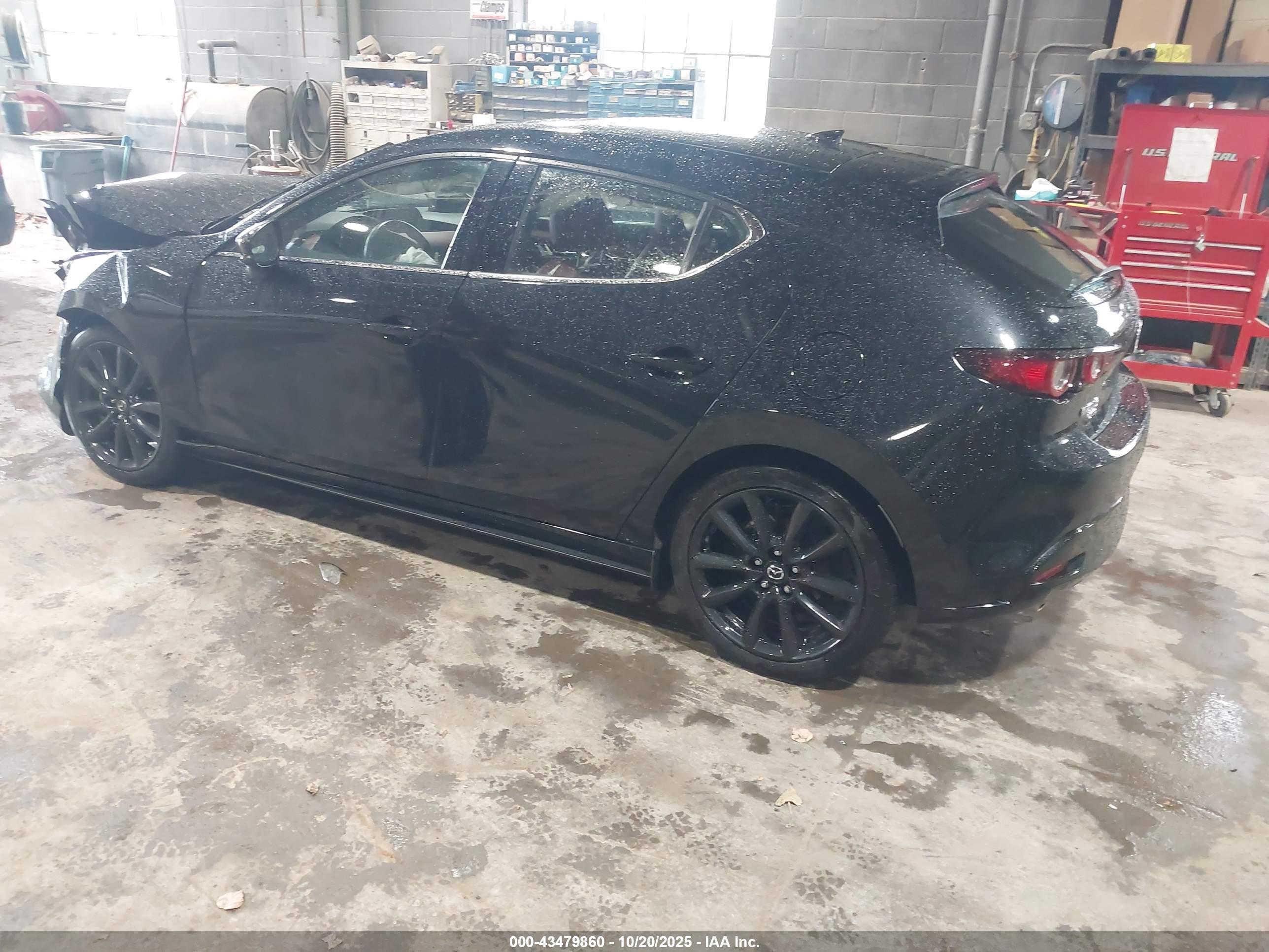 MAZDA MAZDA3 image 3
