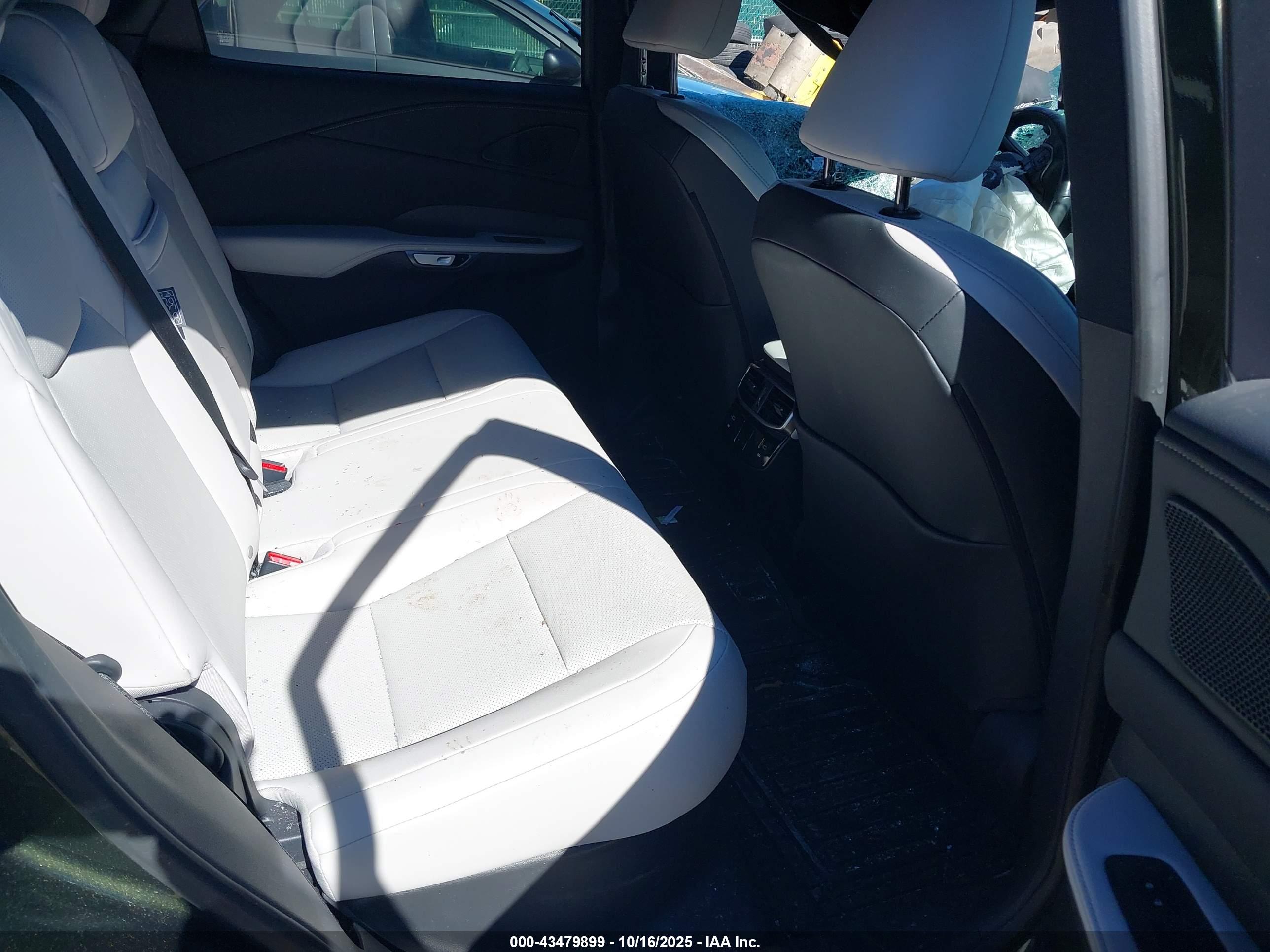 LEXUS RX image 8