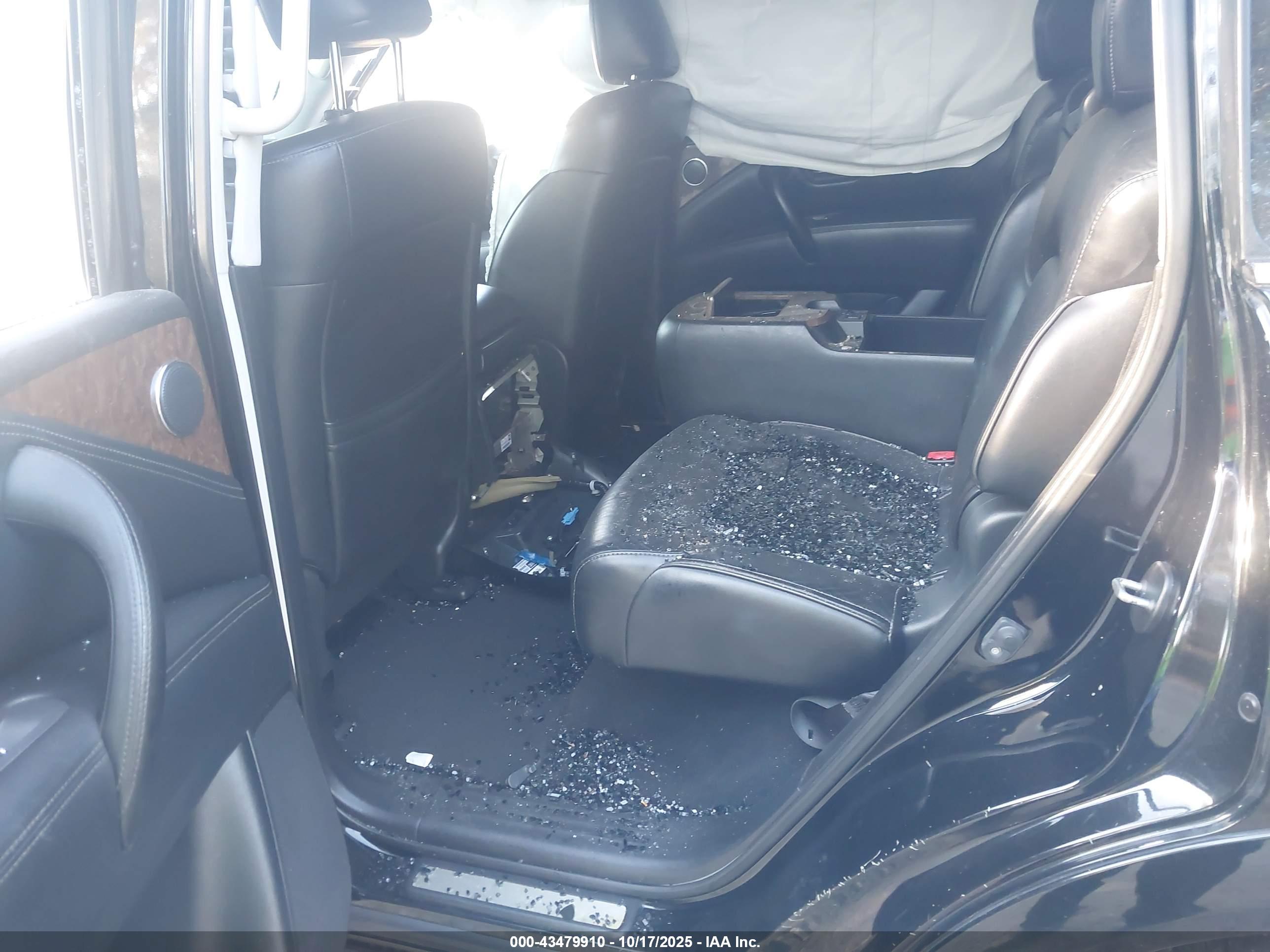INFINITI QX80 image 8