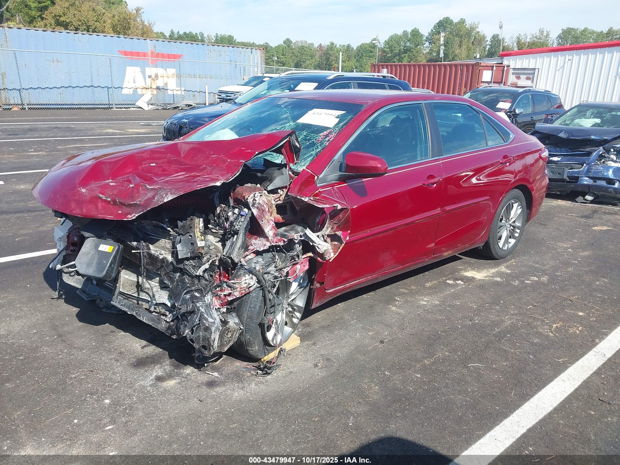 TOYOTA CAMRY image 2