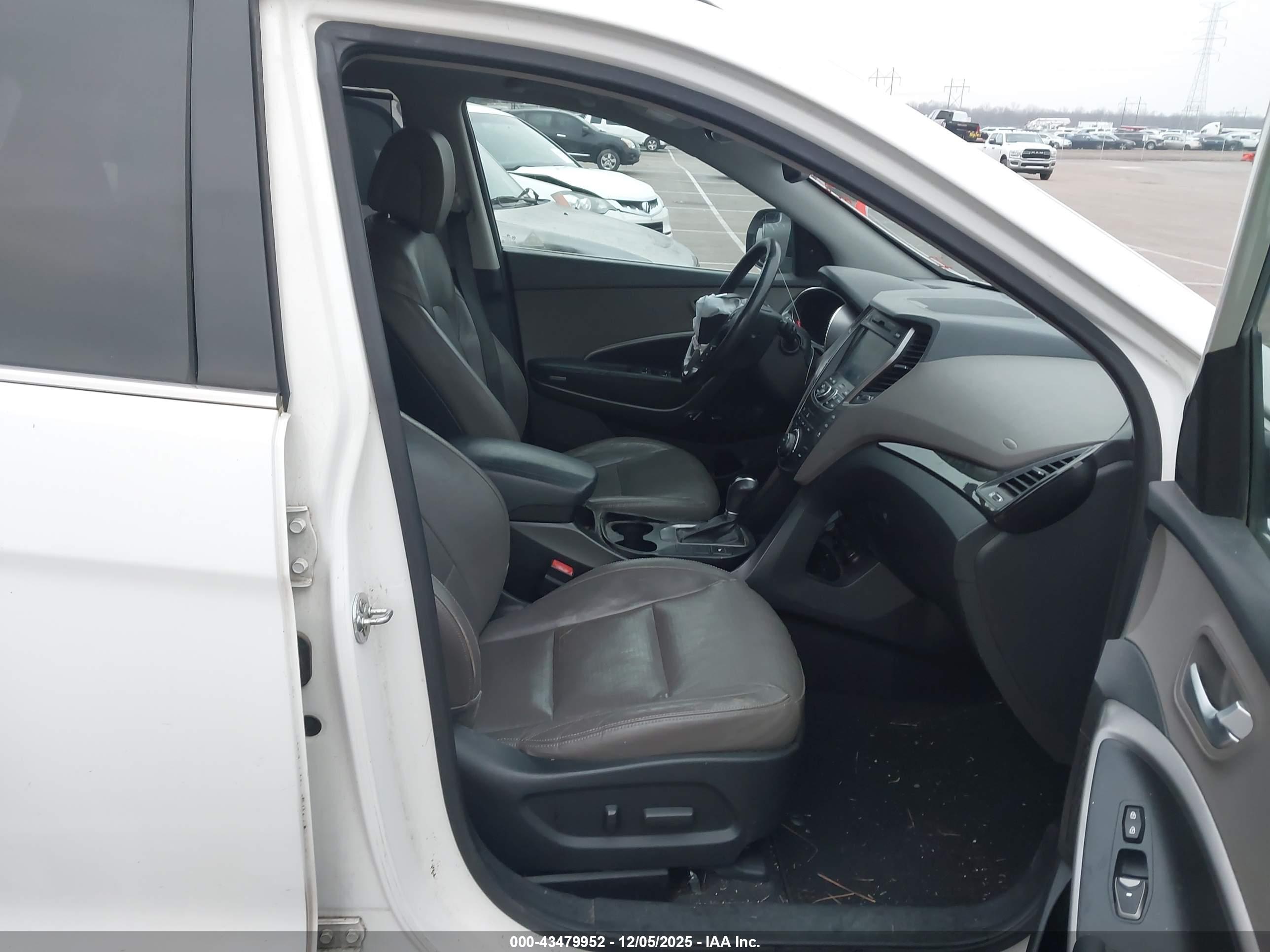 HYUNDAI SANTA image 5