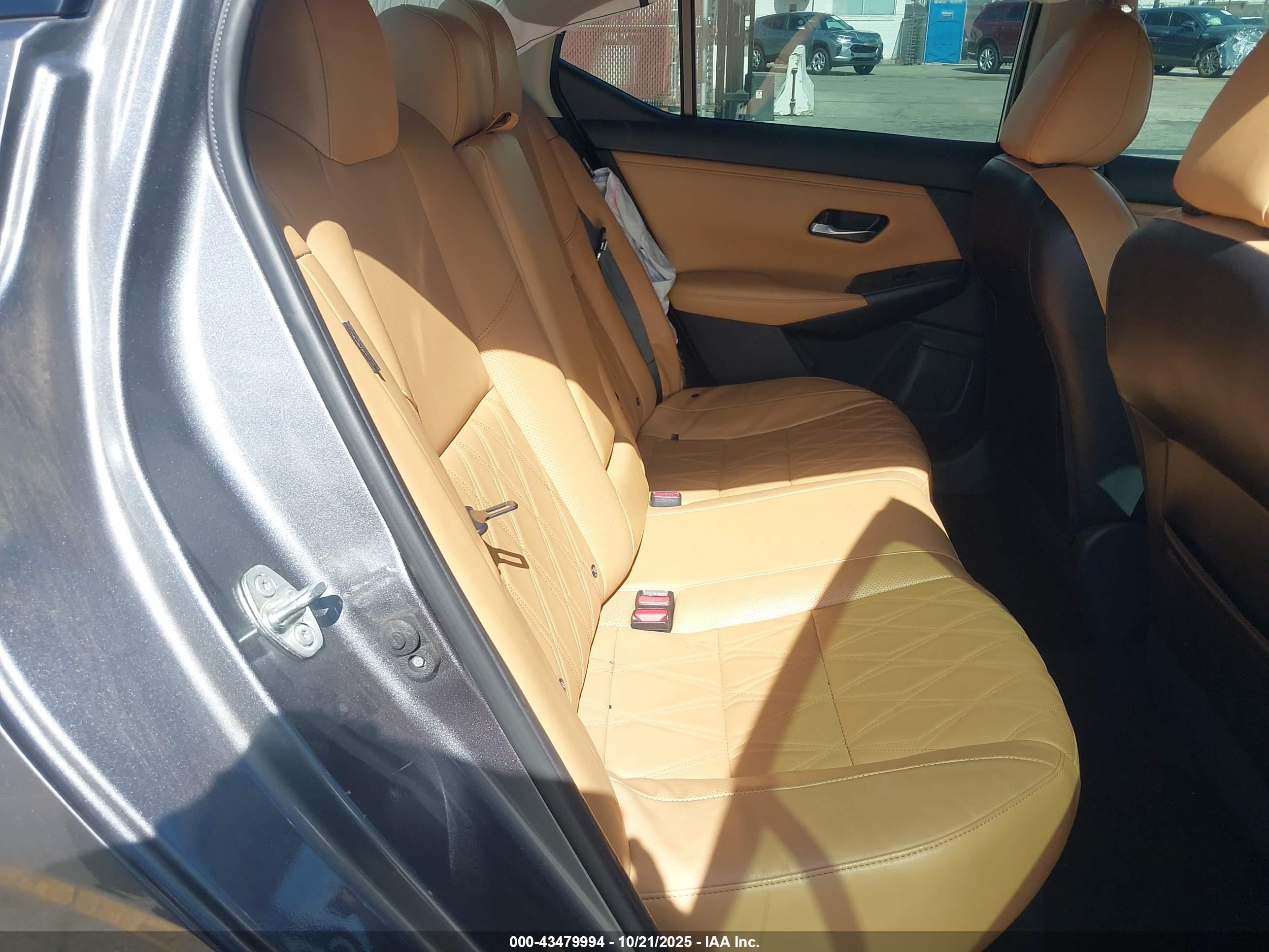NISSAN SENTRA image 8