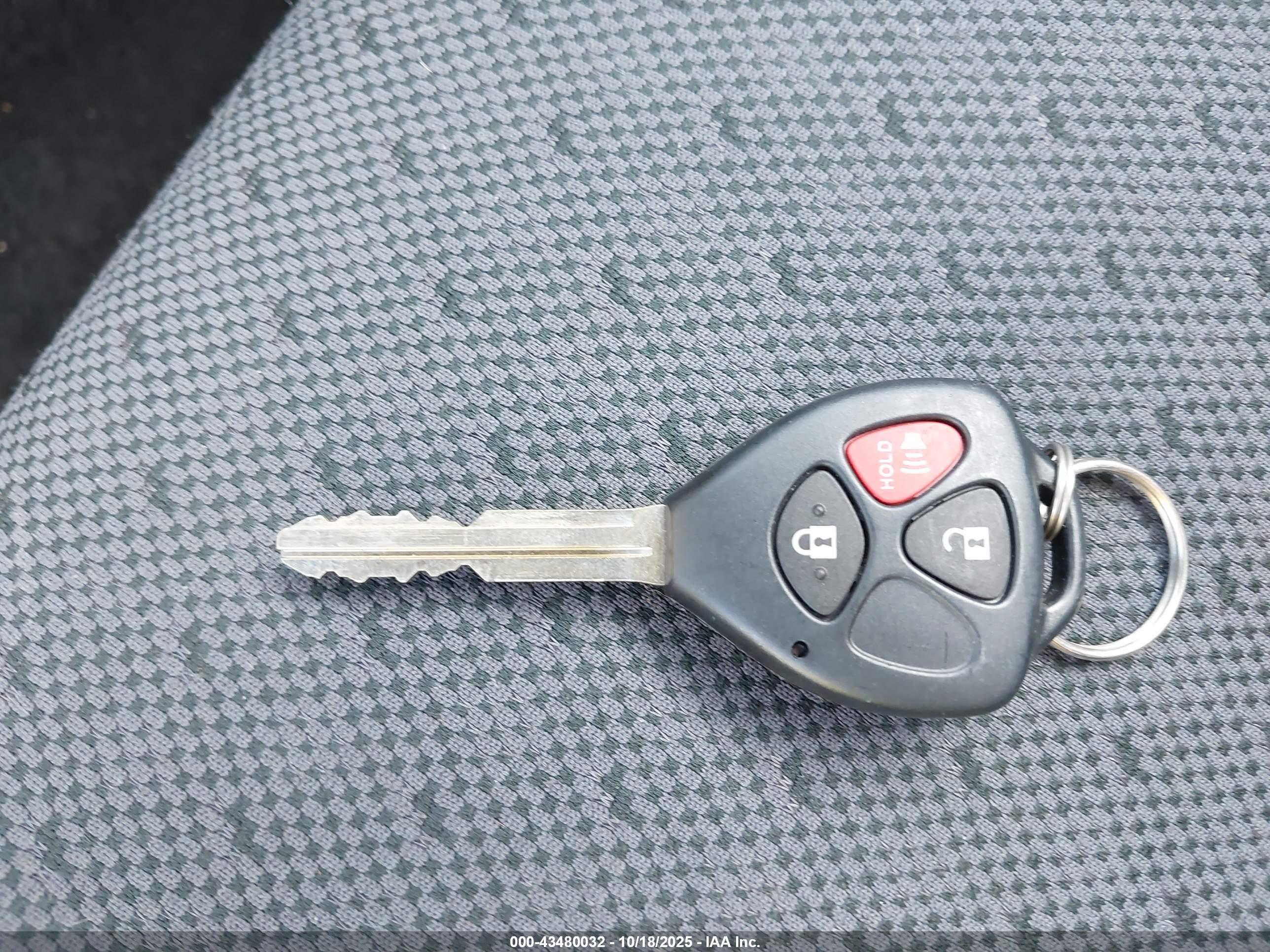 TOYOTA YARIS image 11