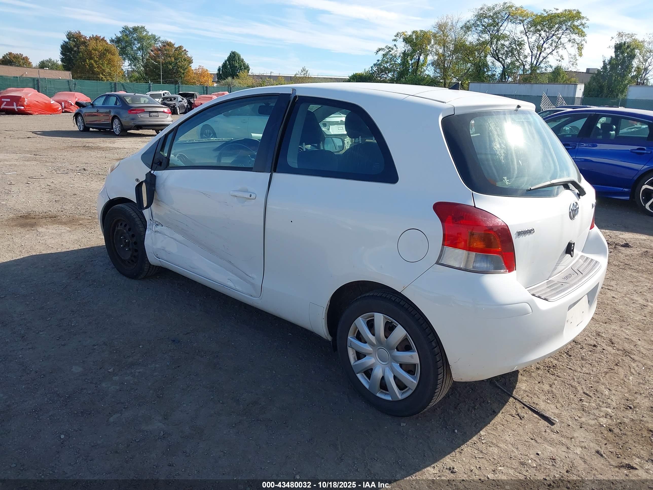 TOYOTA YARIS image 3