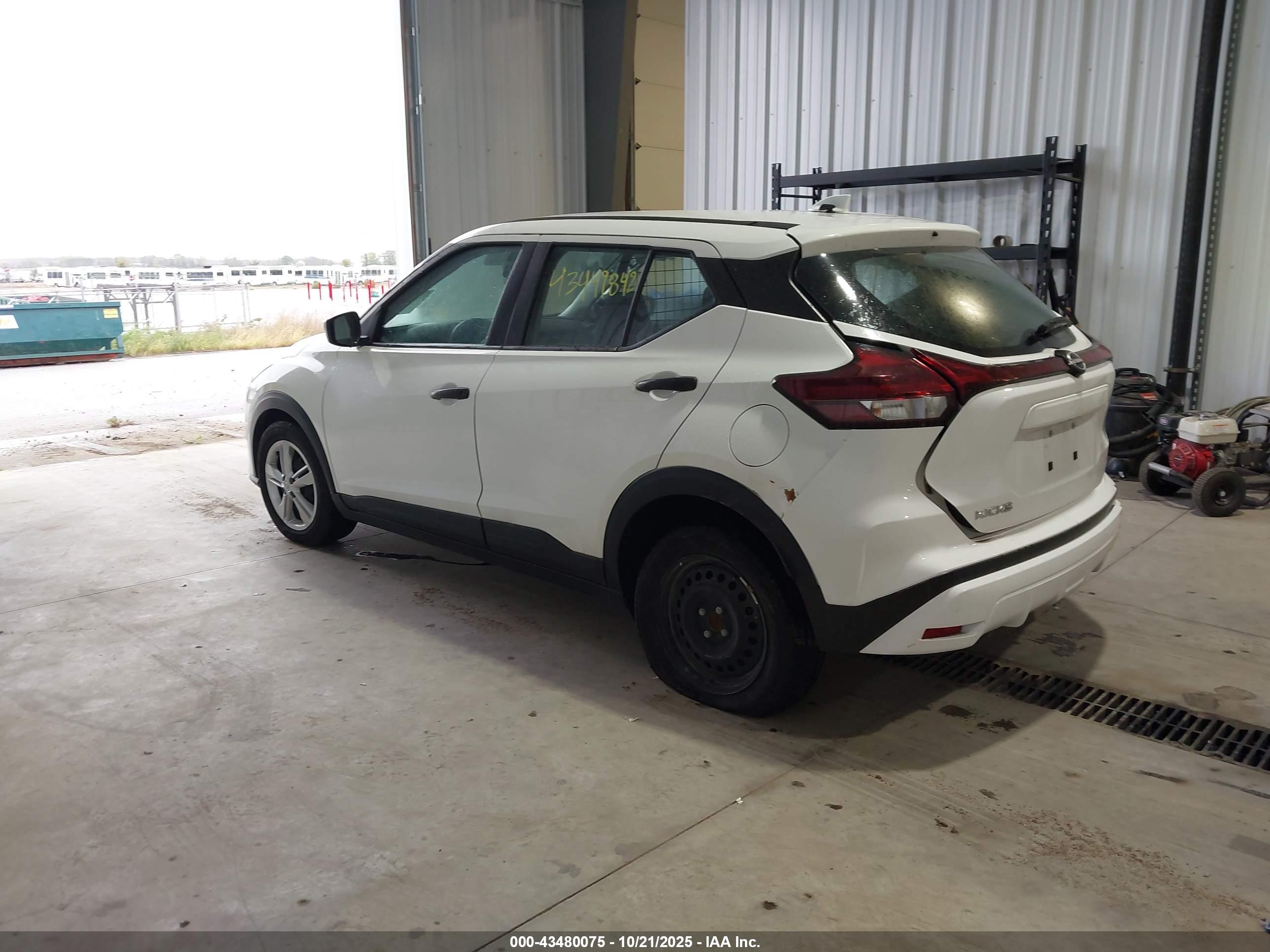 NISSAN KICKS image 3