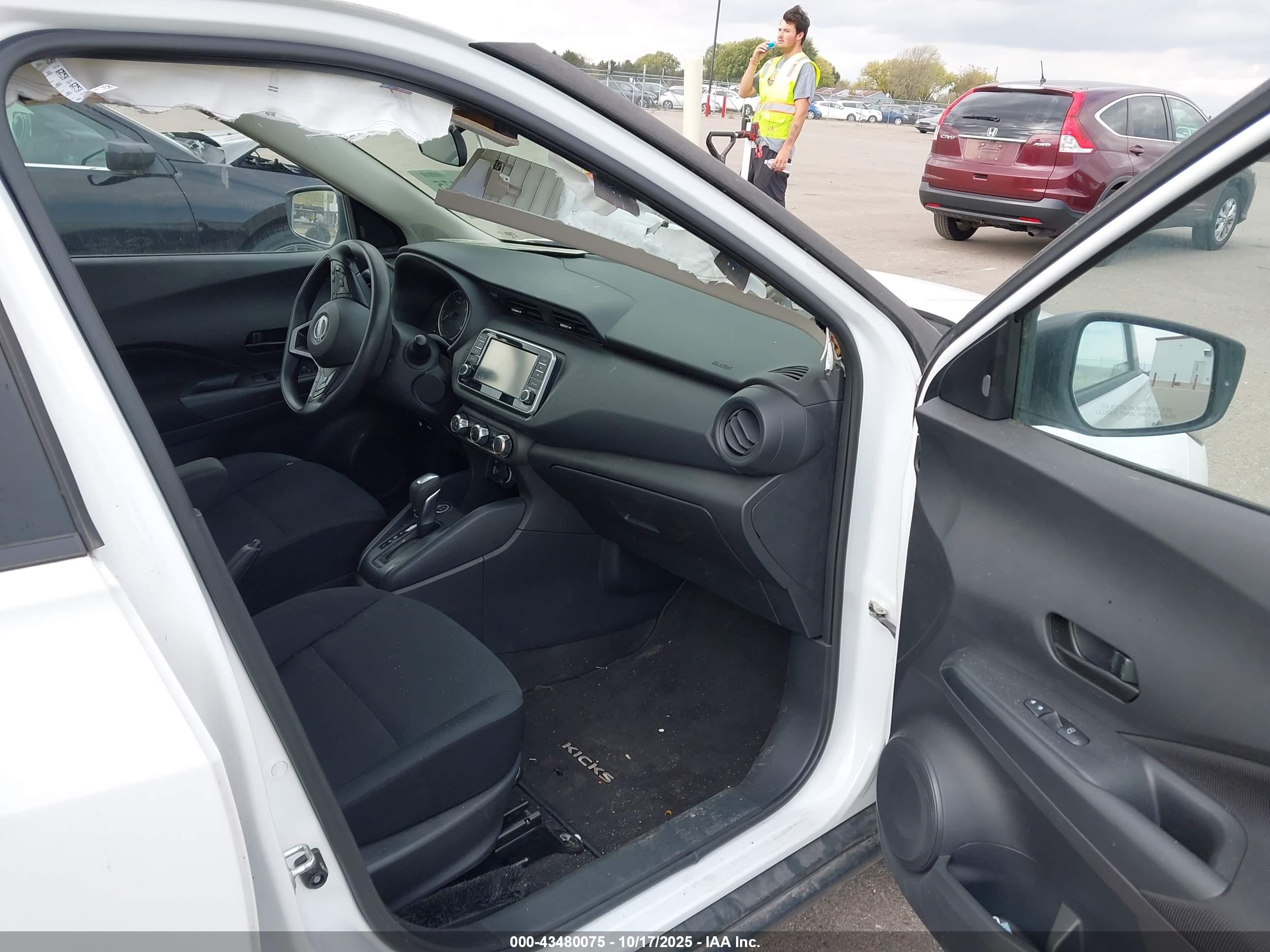 NISSAN KICKS image 5