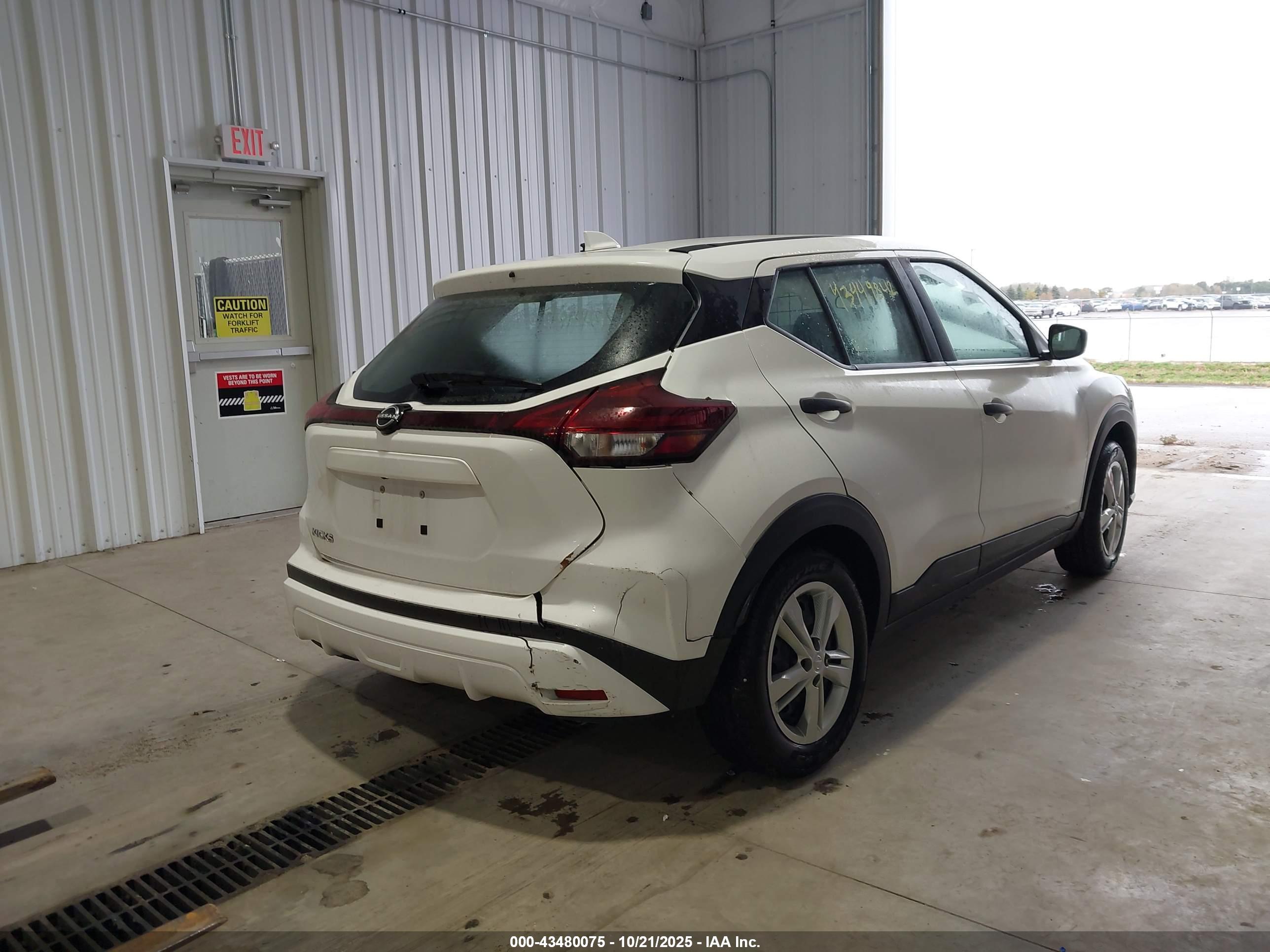 NISSAN KICKS image 6