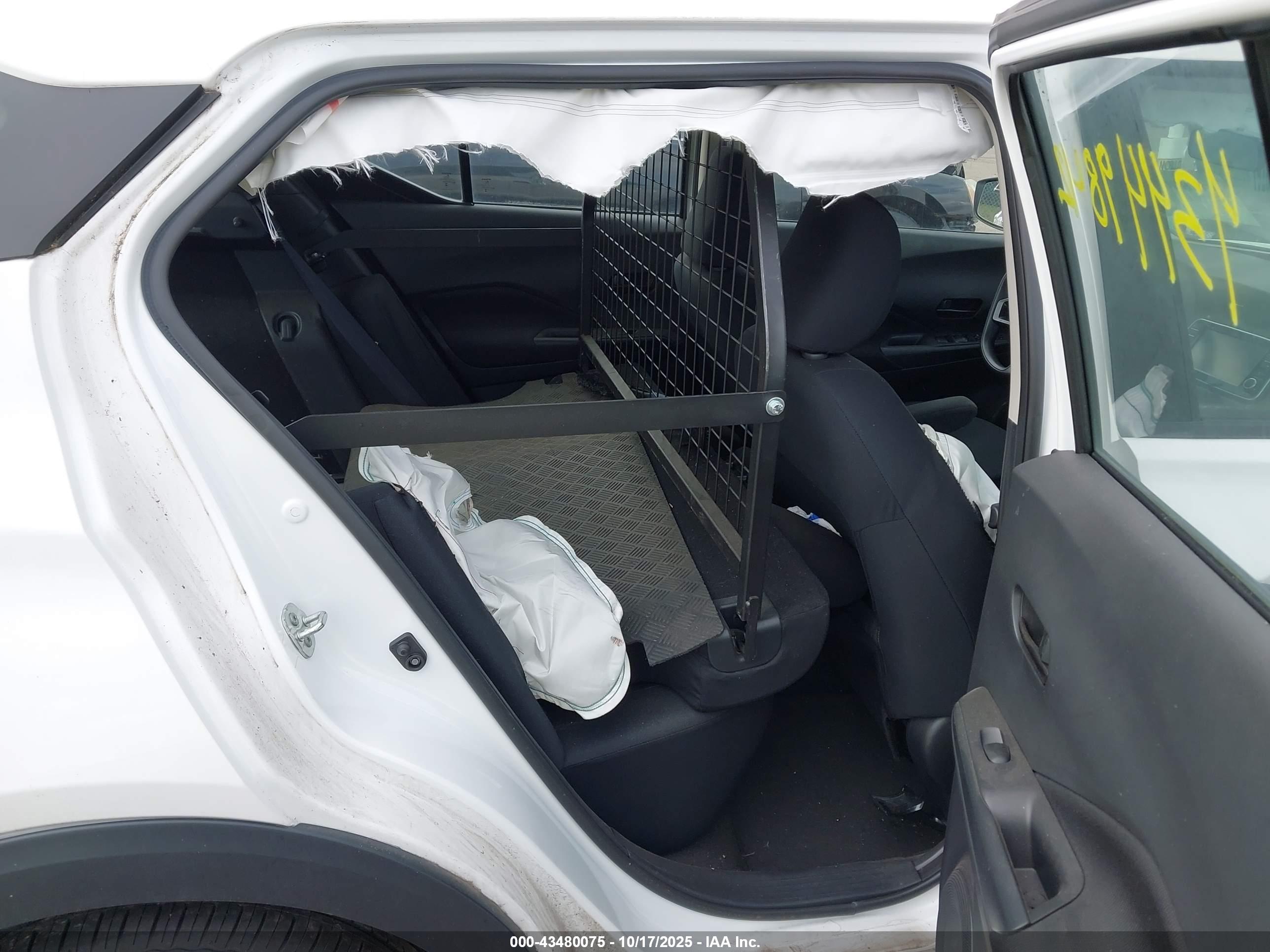 NISSAN KICKS image 8