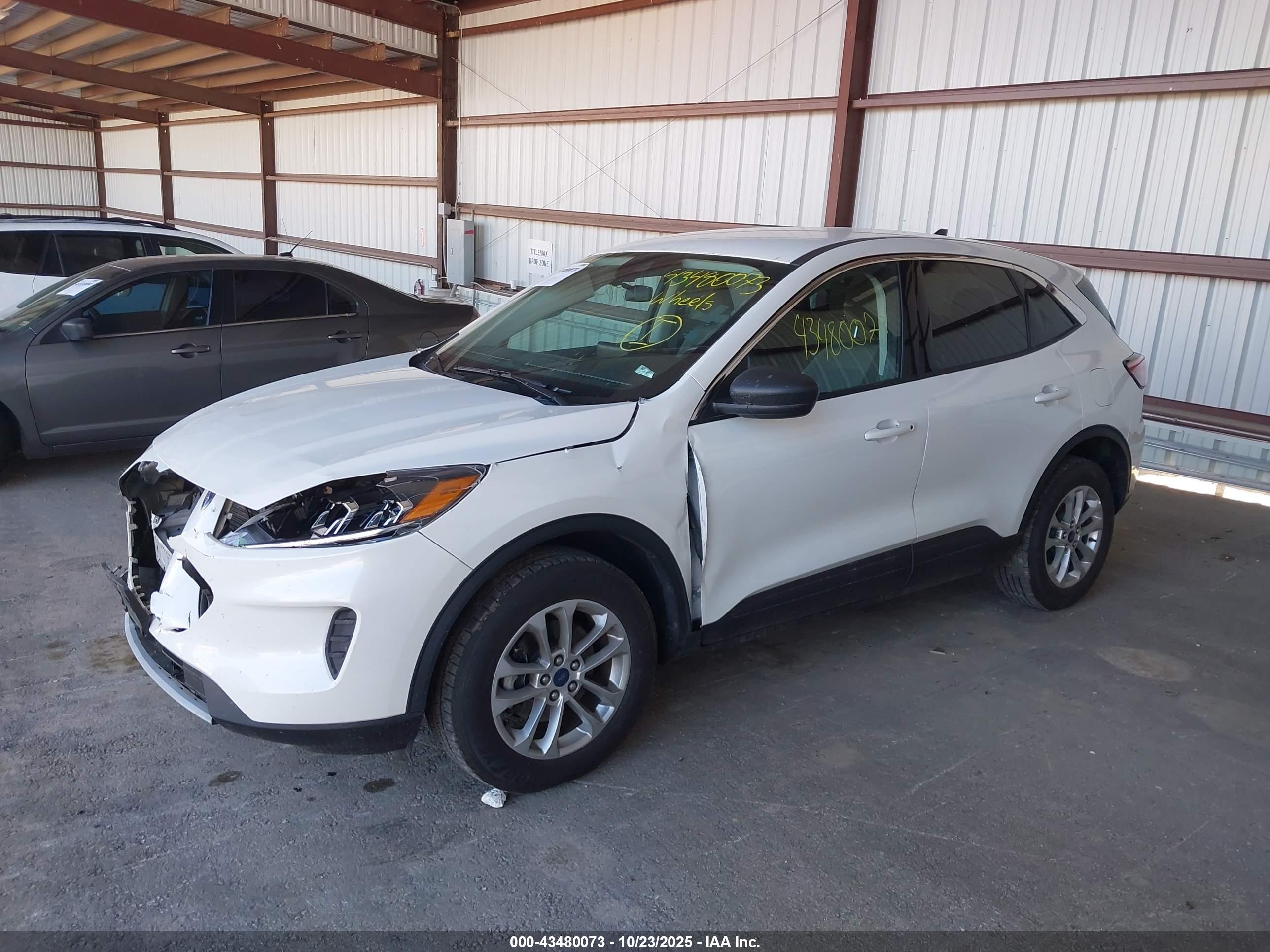 FORD ESCAPE image 2