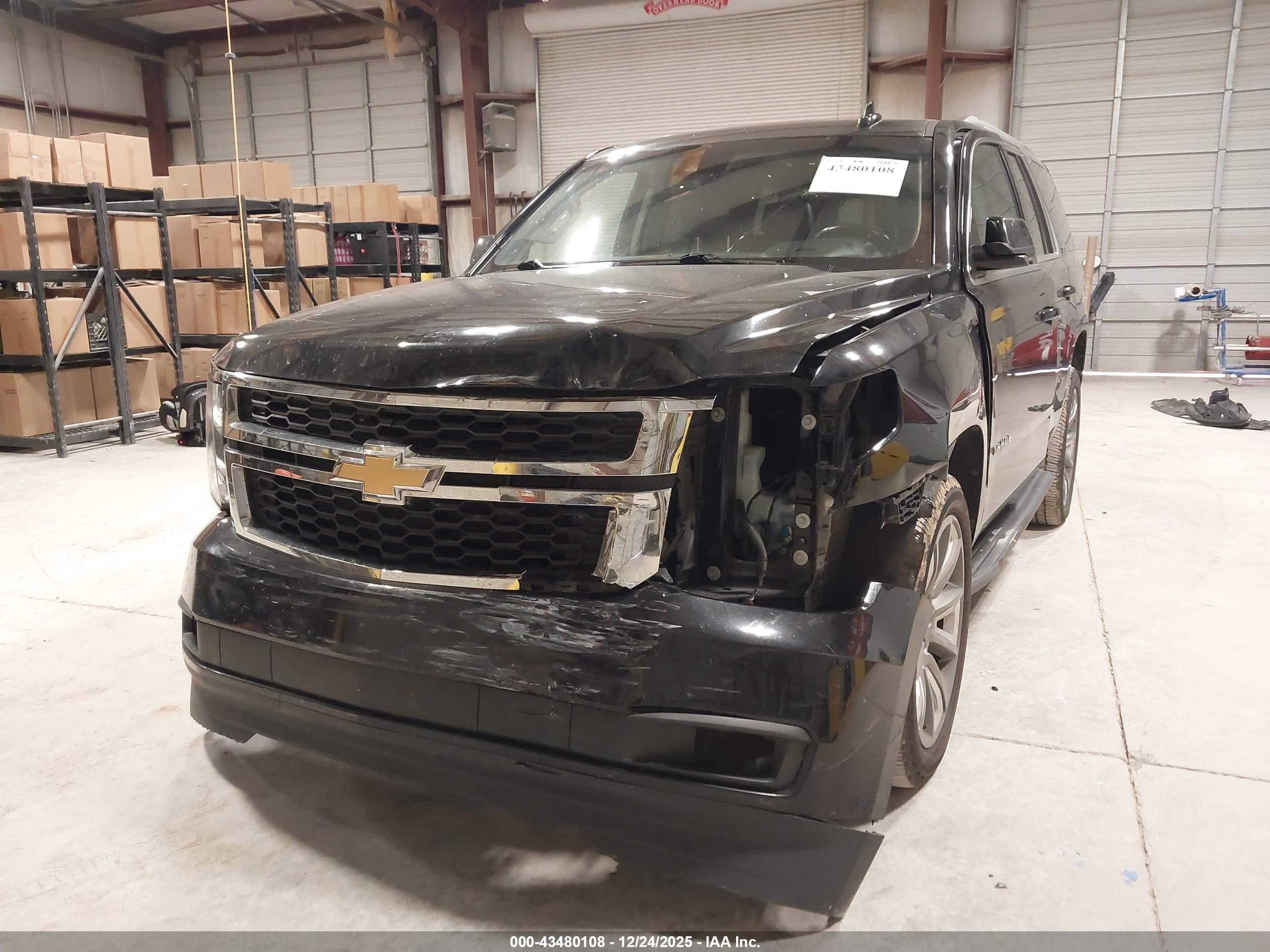 CHEVROLET TAHOE image 6