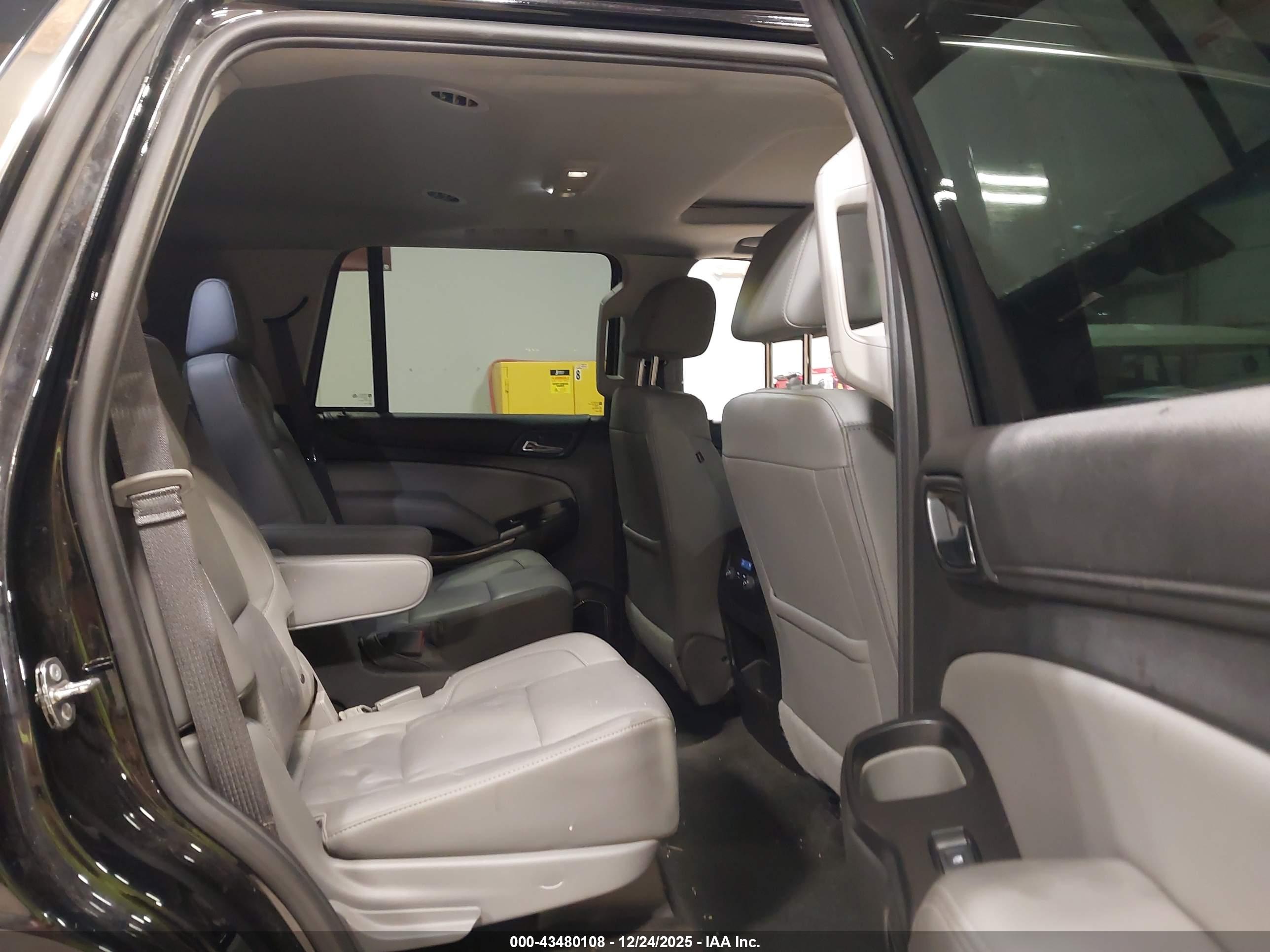 CHEVROLET TAHOE image 8