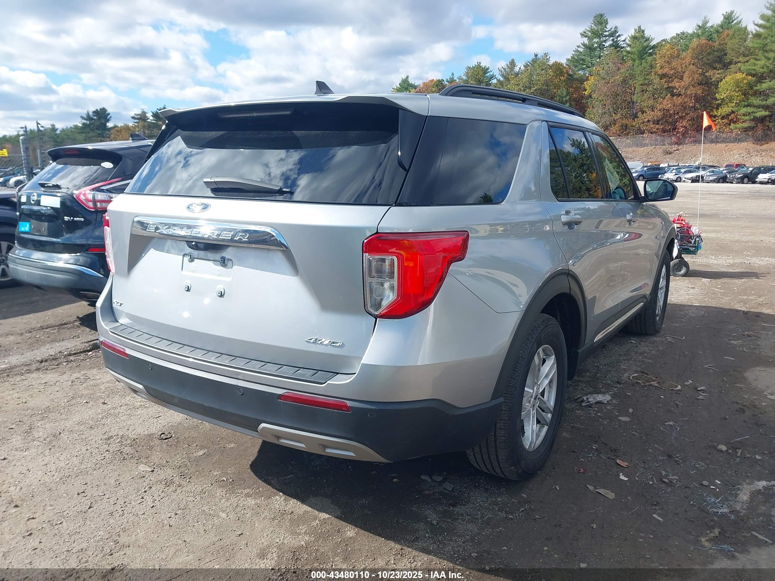 FORD EXPLORER image 4