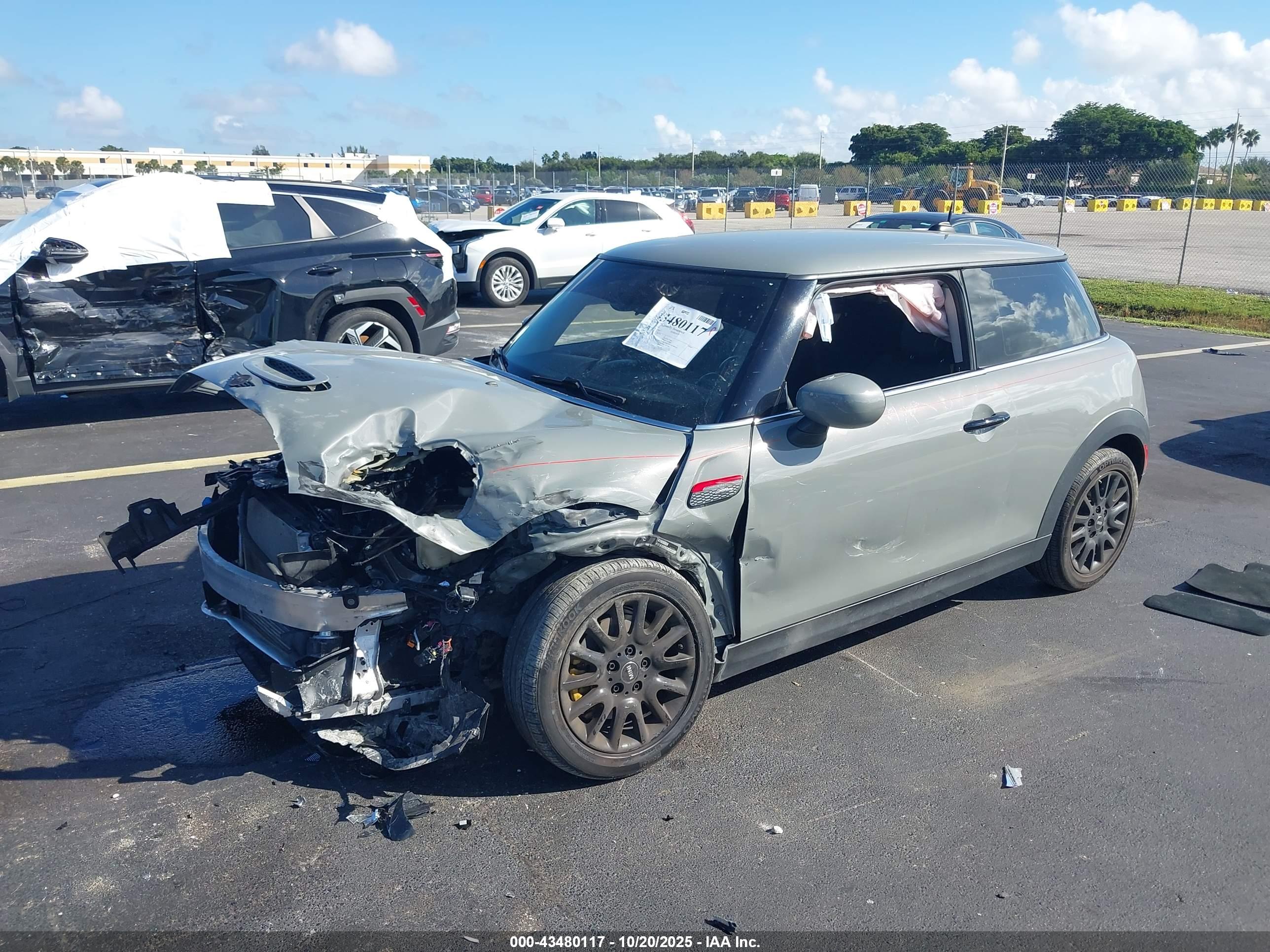 MINI HARDTOP image 2