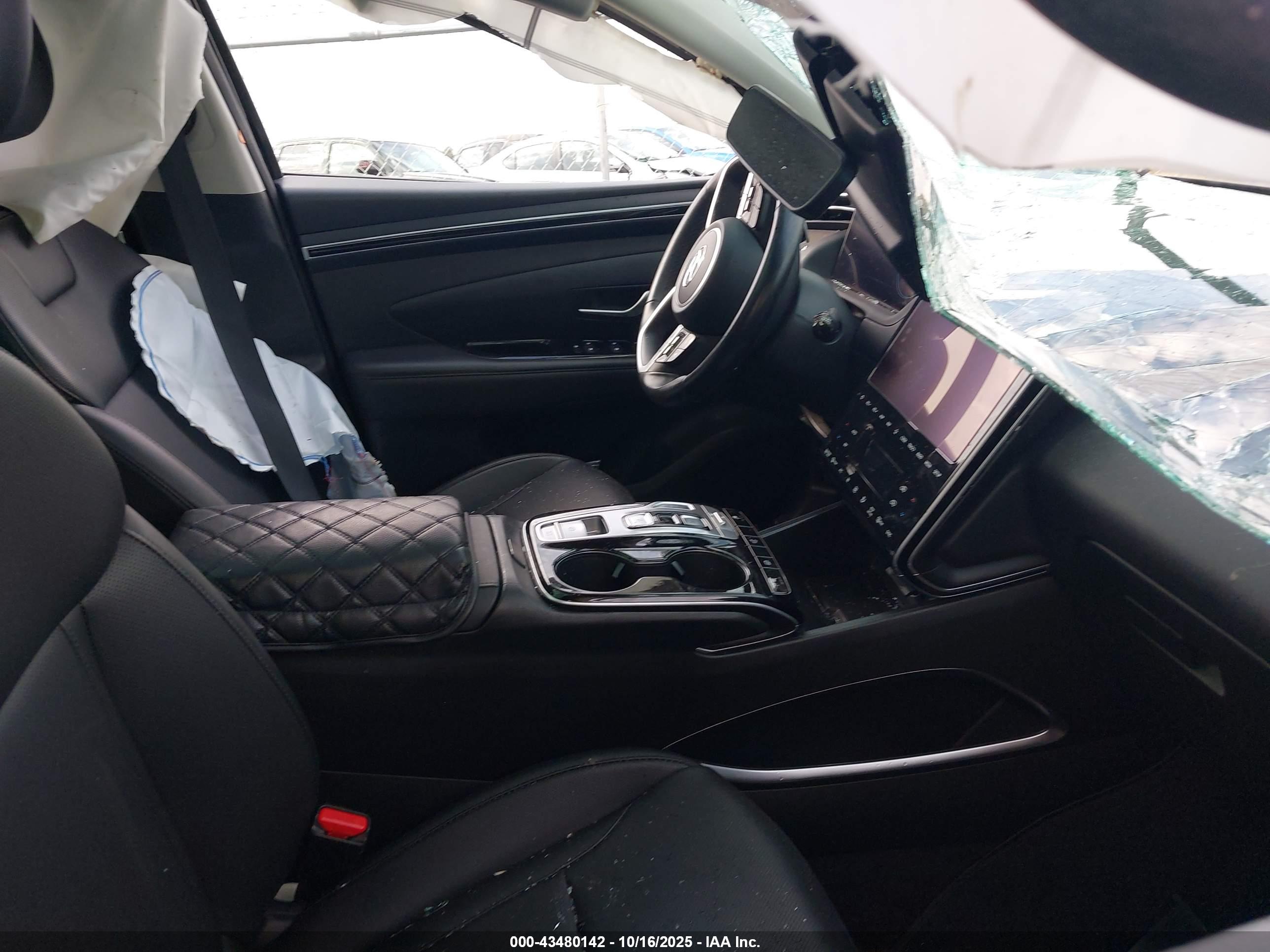 HYUNDAI TUCSON image 5