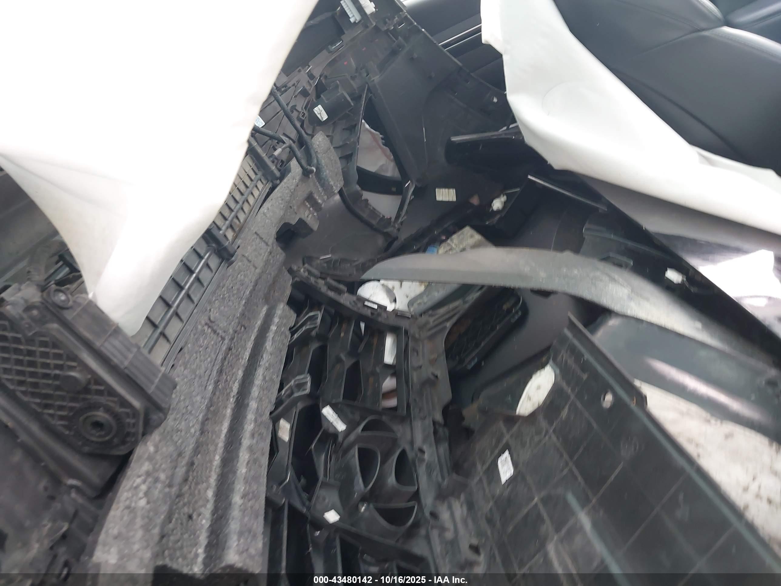 HYUNDAI TUCSON image 8