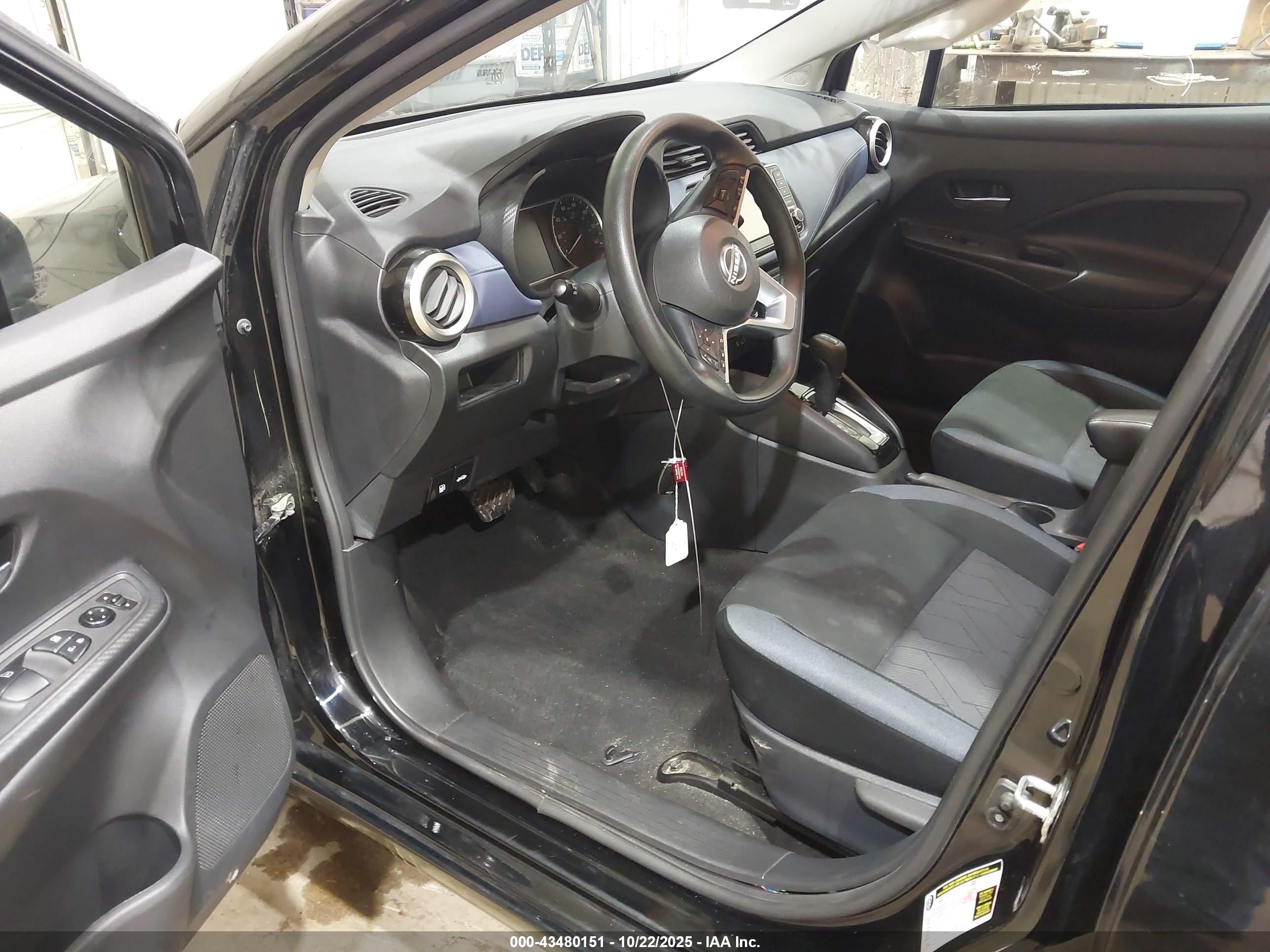 NISSAN VERSA image 5