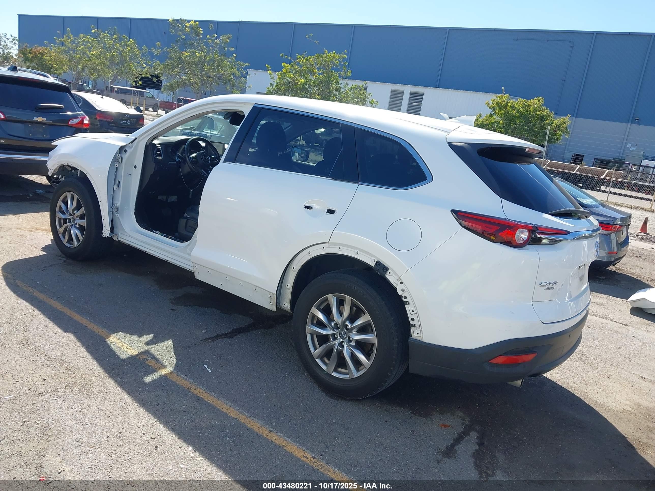 MAZDA CX-9 image 3