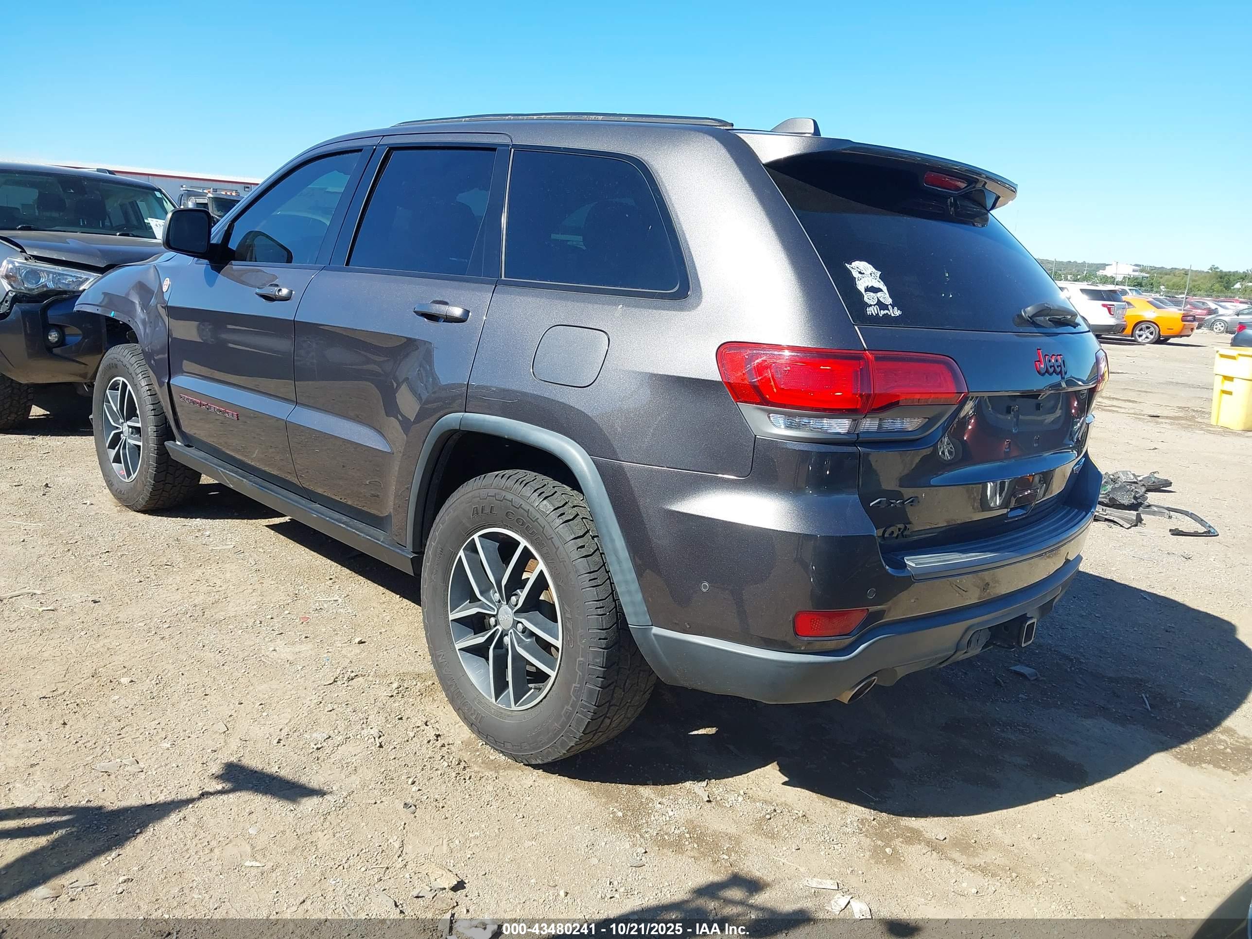JEEP GRAND image 3