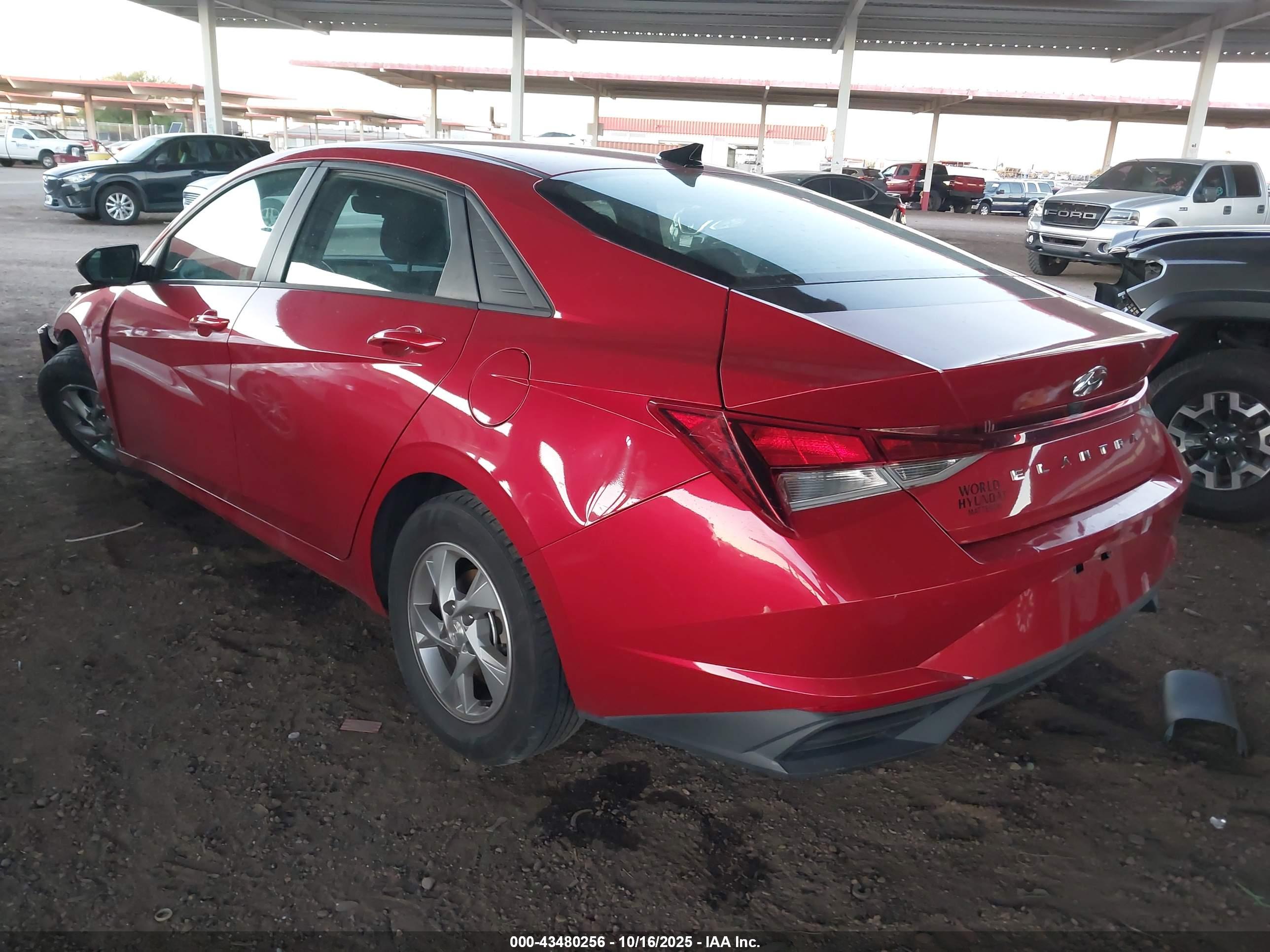 HYUNDAI ELANTRA image 3