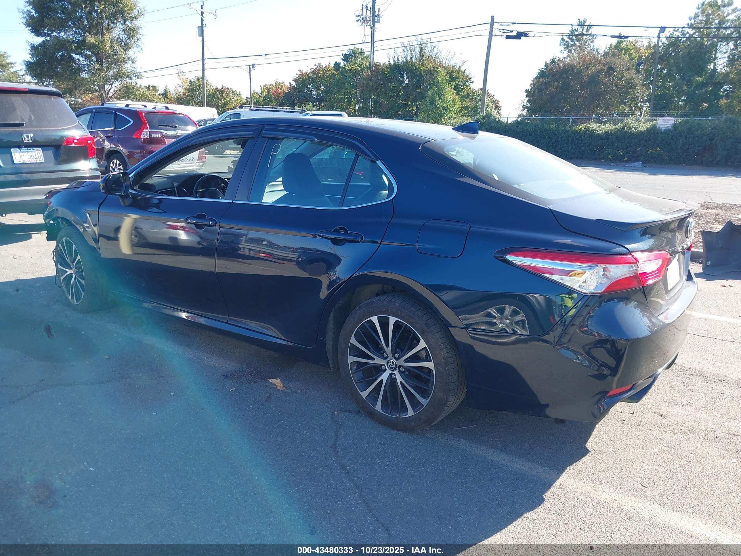 TOYOTA CAMRY image 3