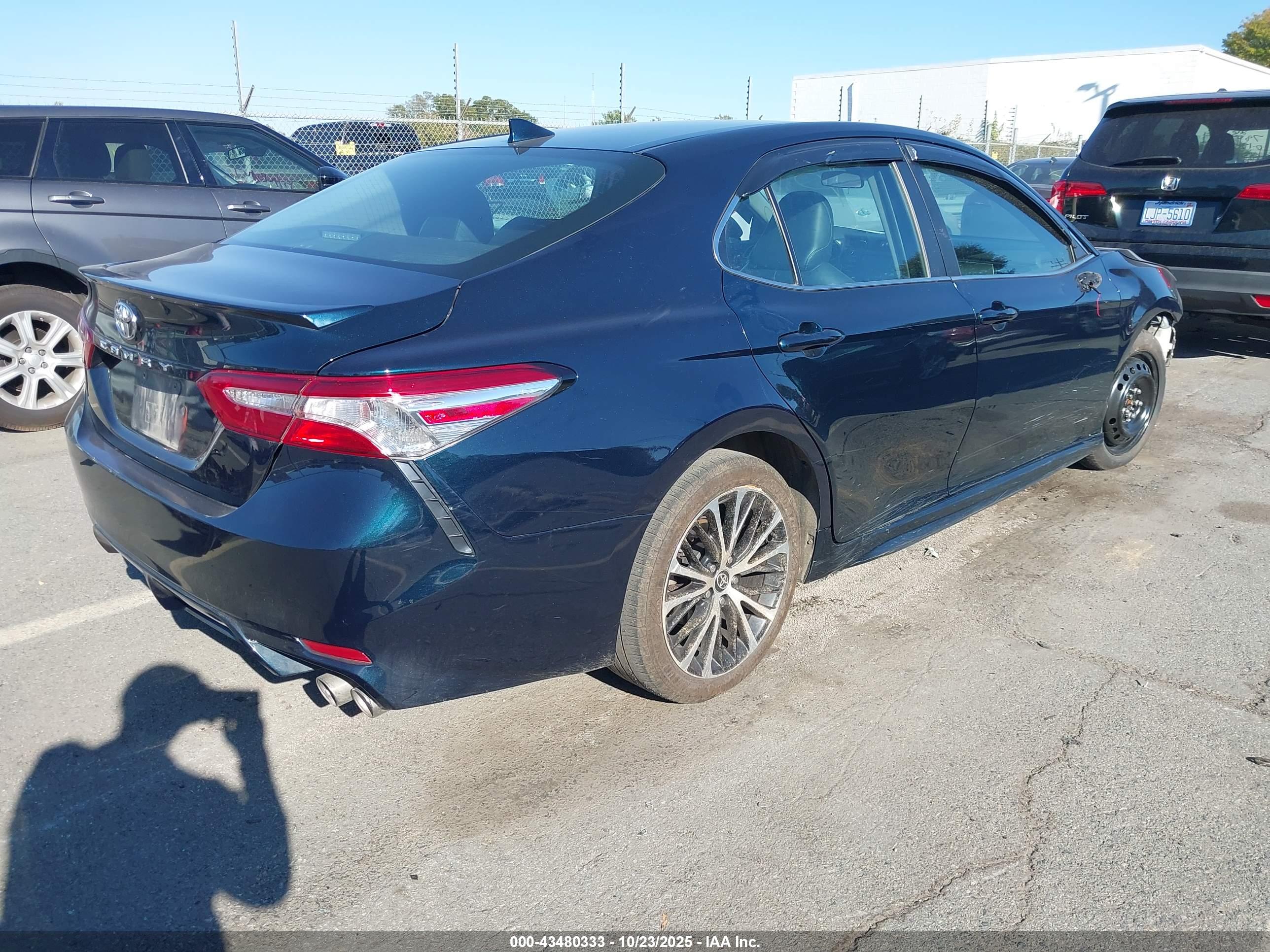 TOYOTA CAMRY image 4