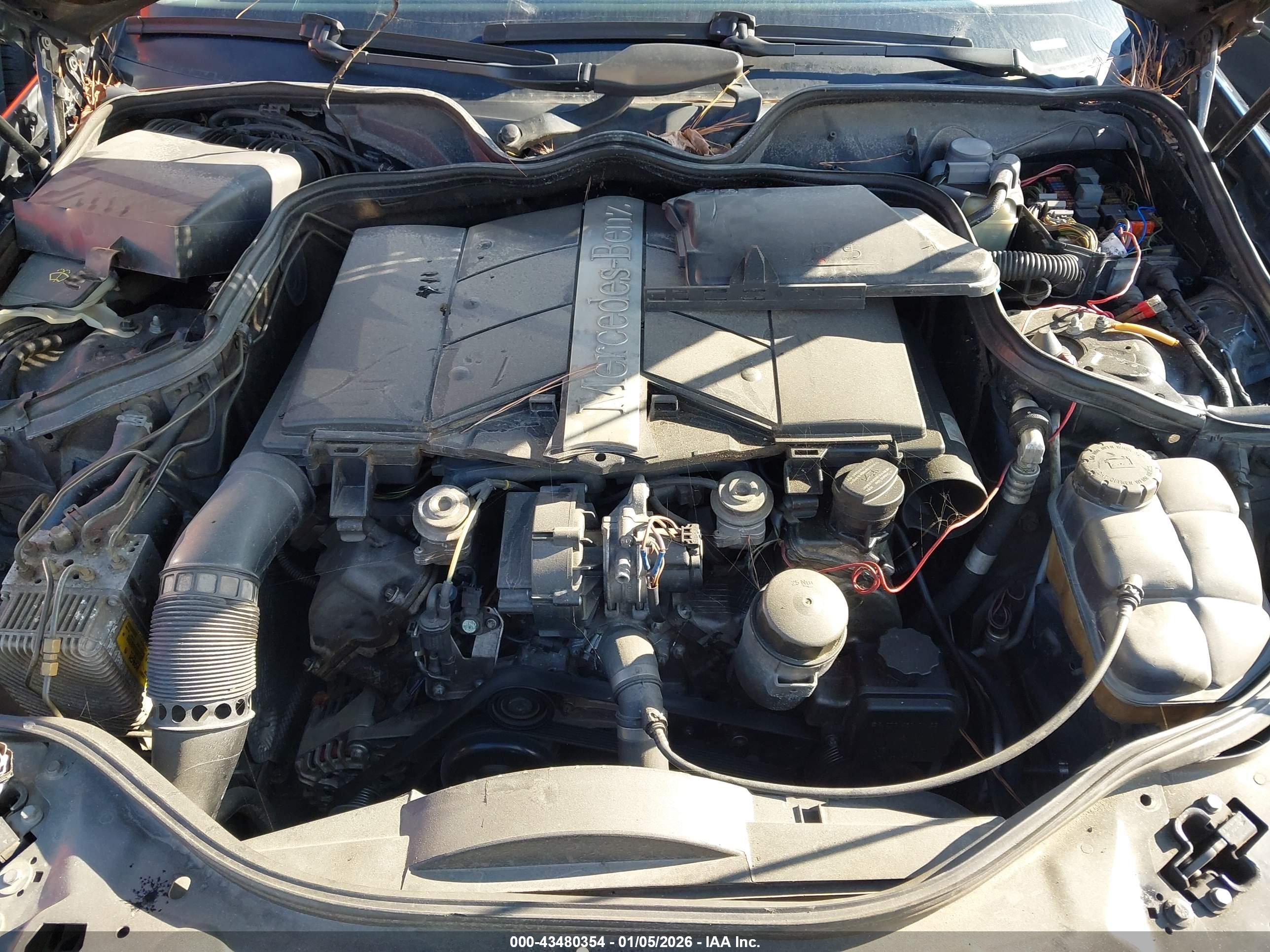 MERCEDES-BENZ E image 10