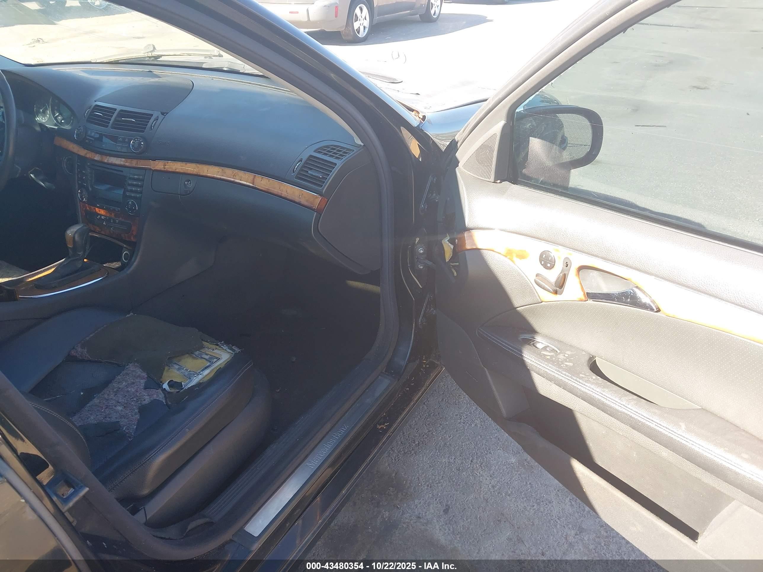 MERCEDES-BENZ E image 5