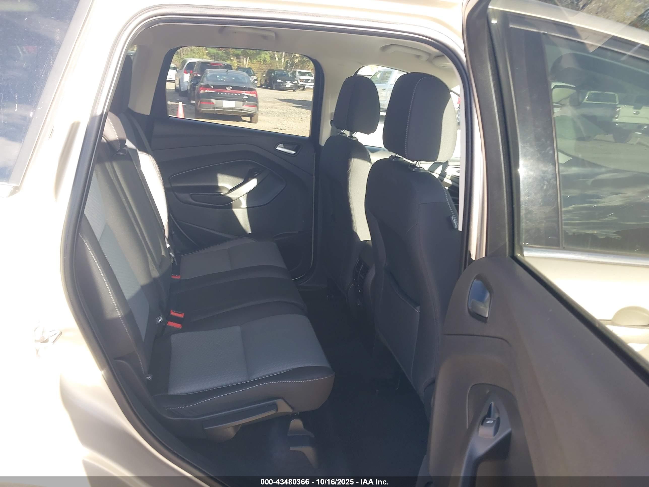 FORD ESCAPE image 8