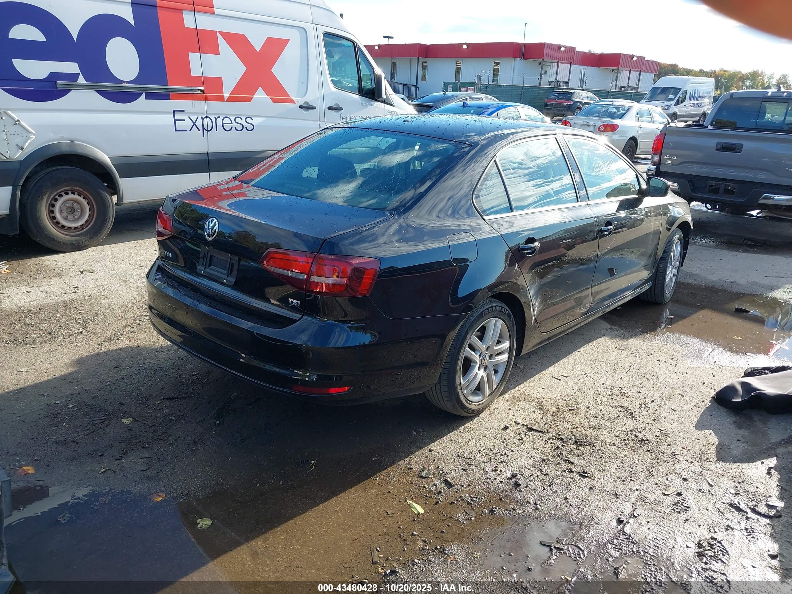 VOLKSWAGEN JETTA image 4