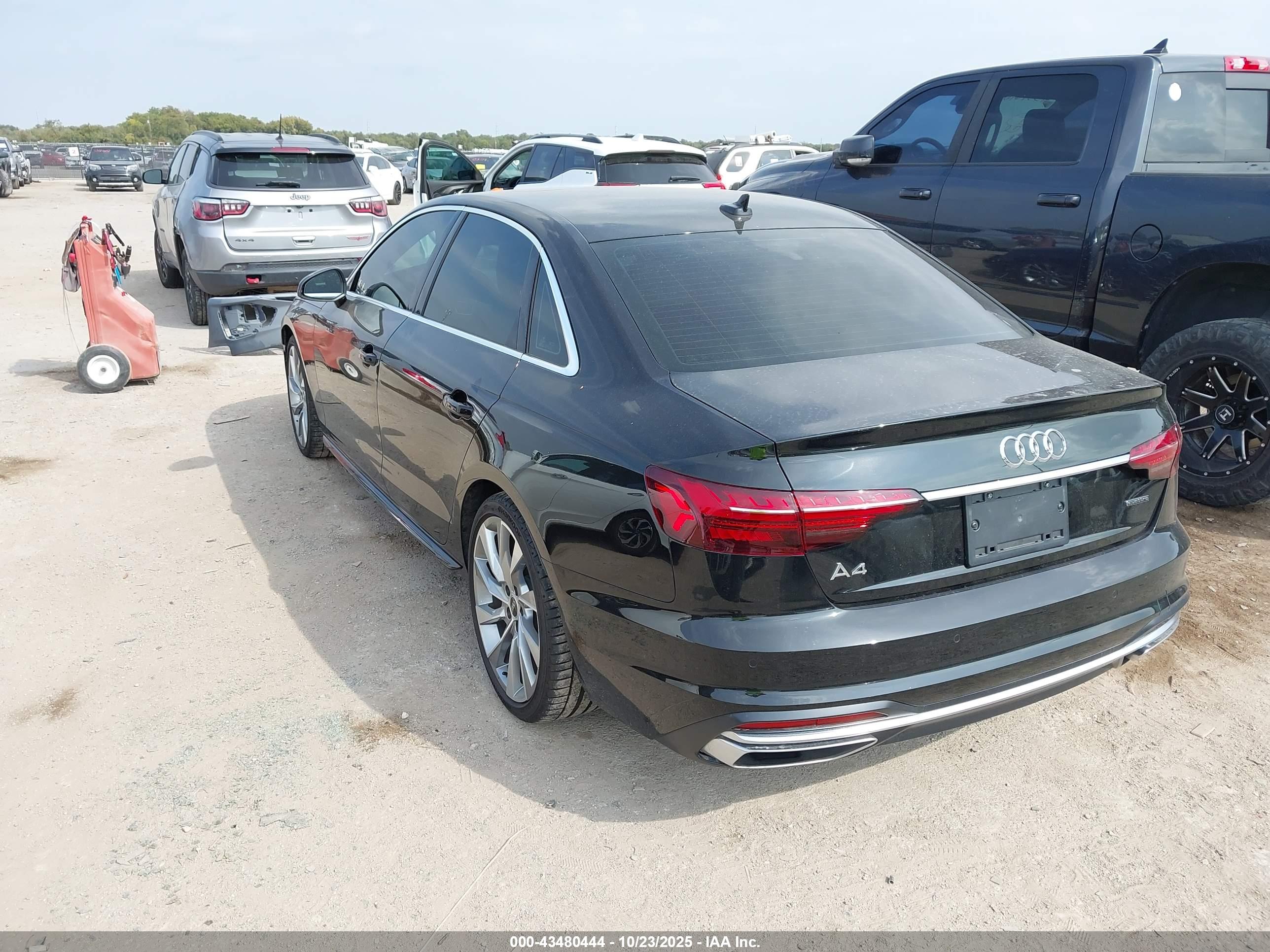 AUDI A4 image 3